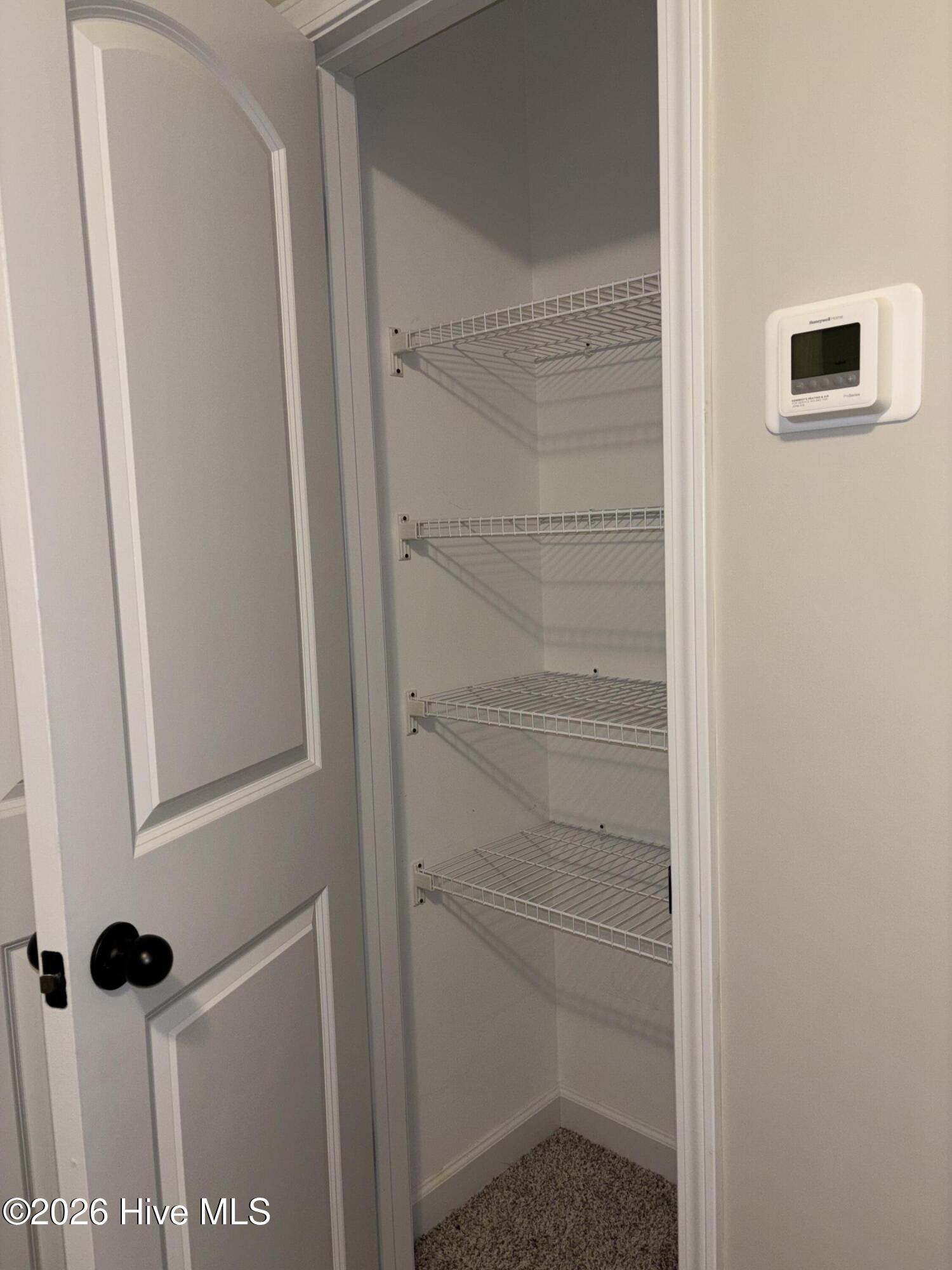 100560134 | Photo 24