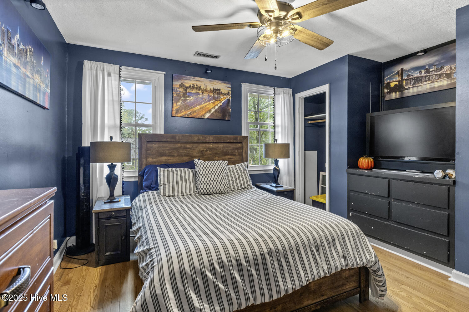 100539145 | Photo 37