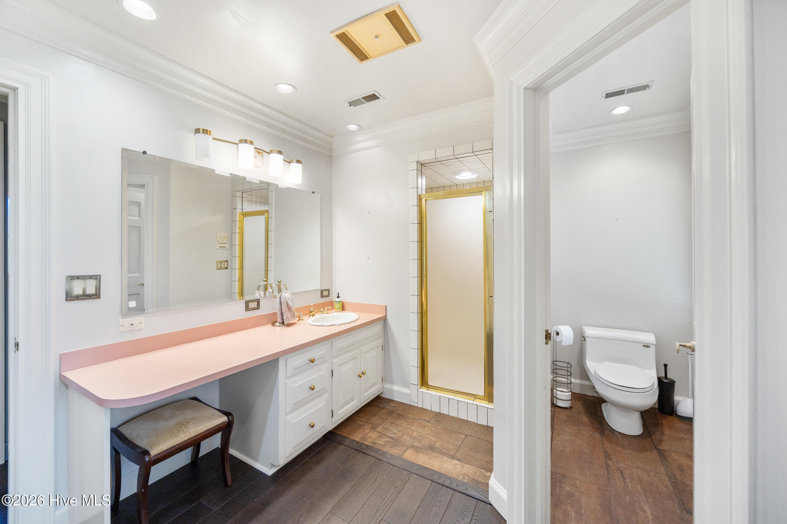 034 ccd 260504 2nd flr bdr ensuite 2