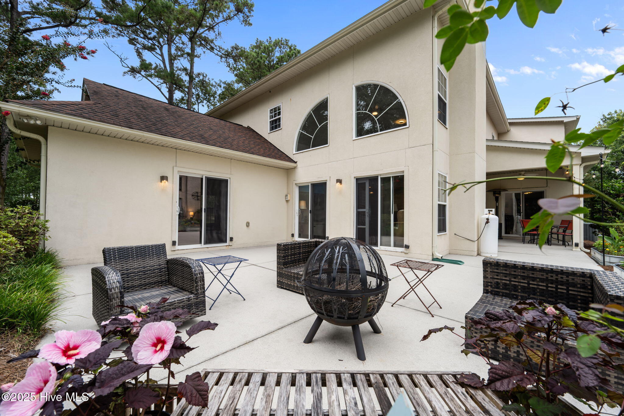 100524687 | Photo 50