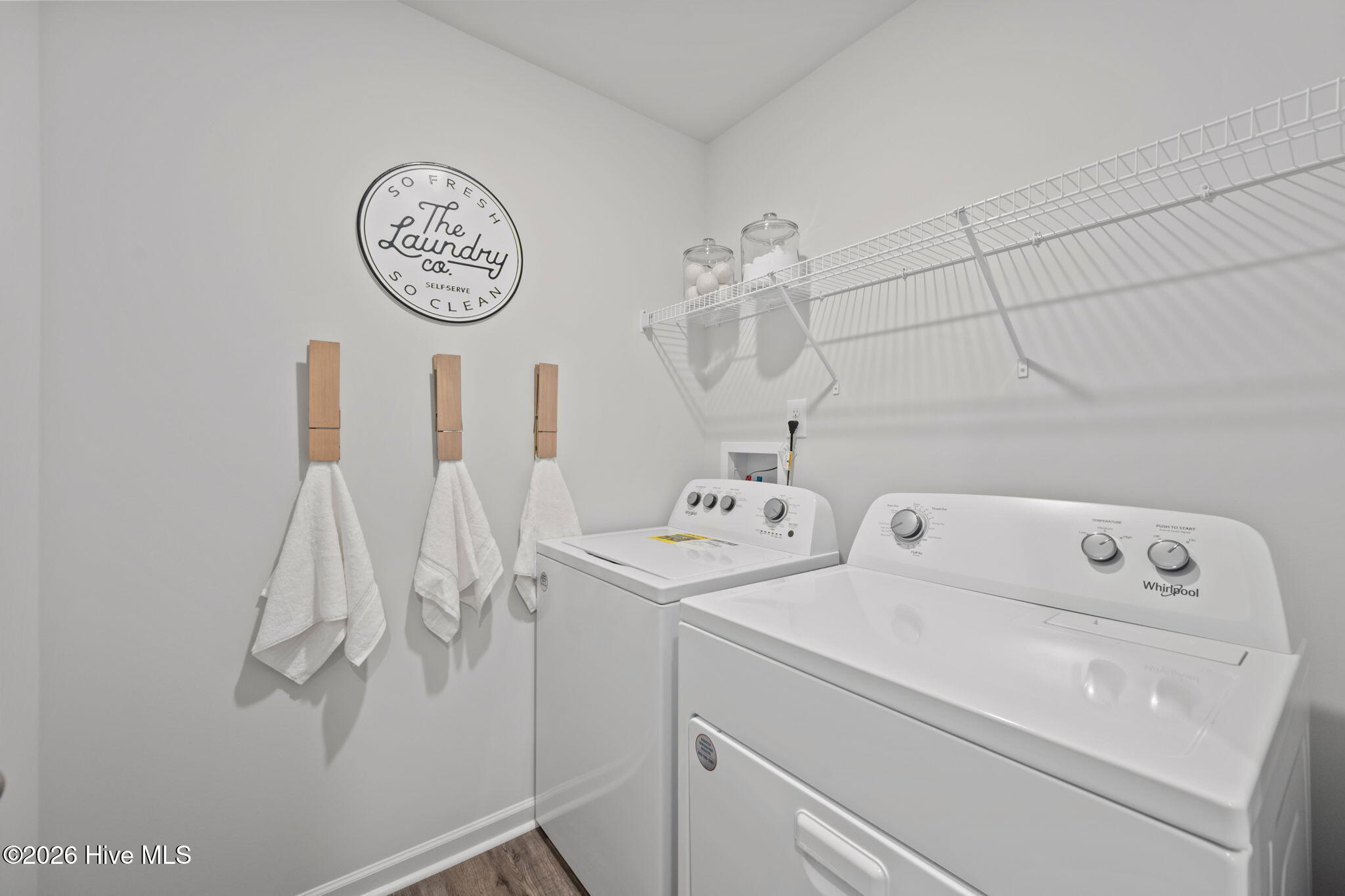 100561860 | Photo 30