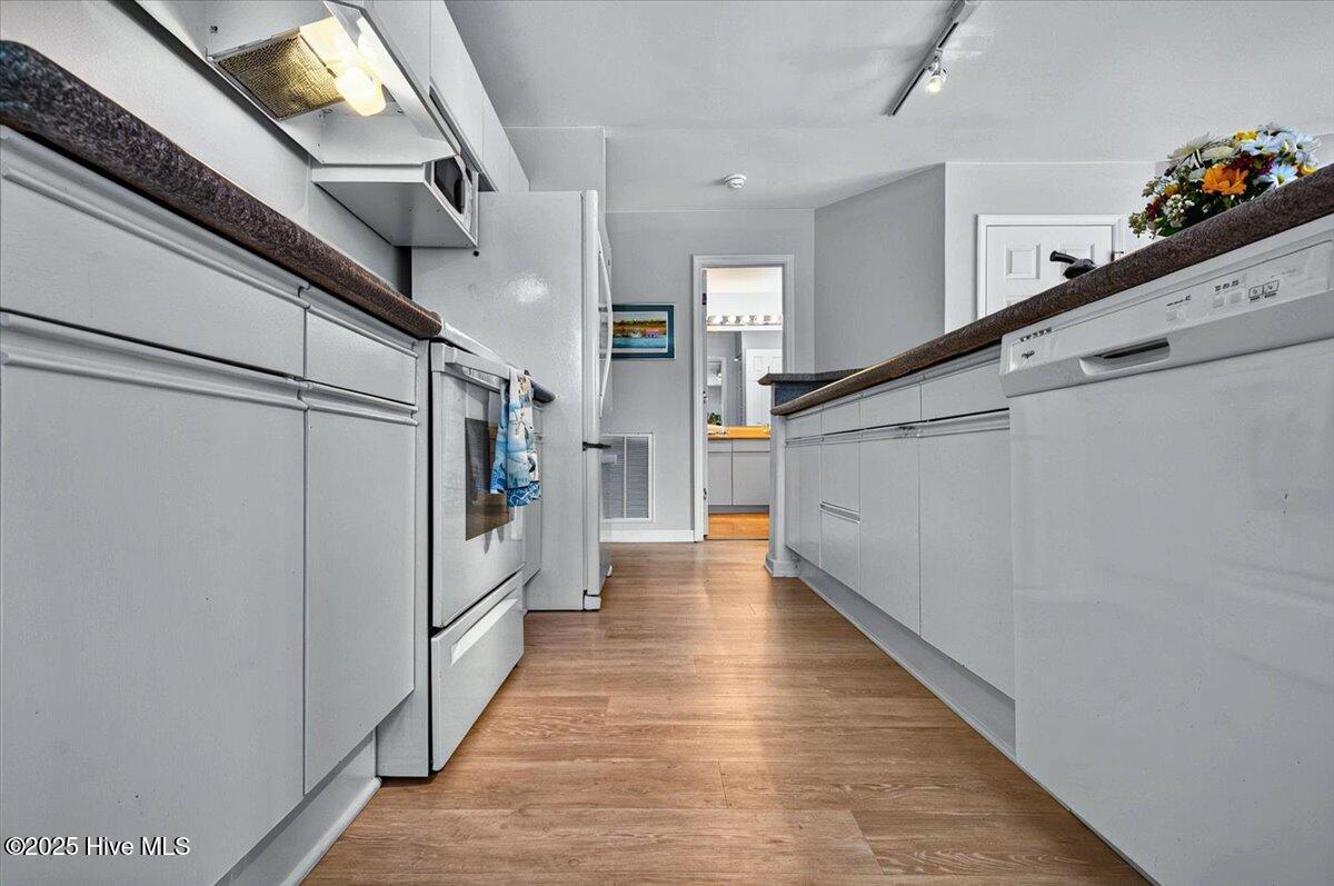 100510668 | Photo 13