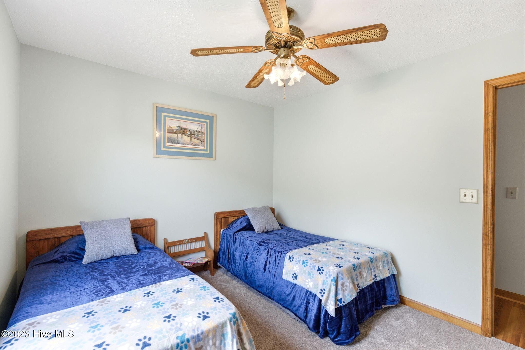 100564018 | Photo 28