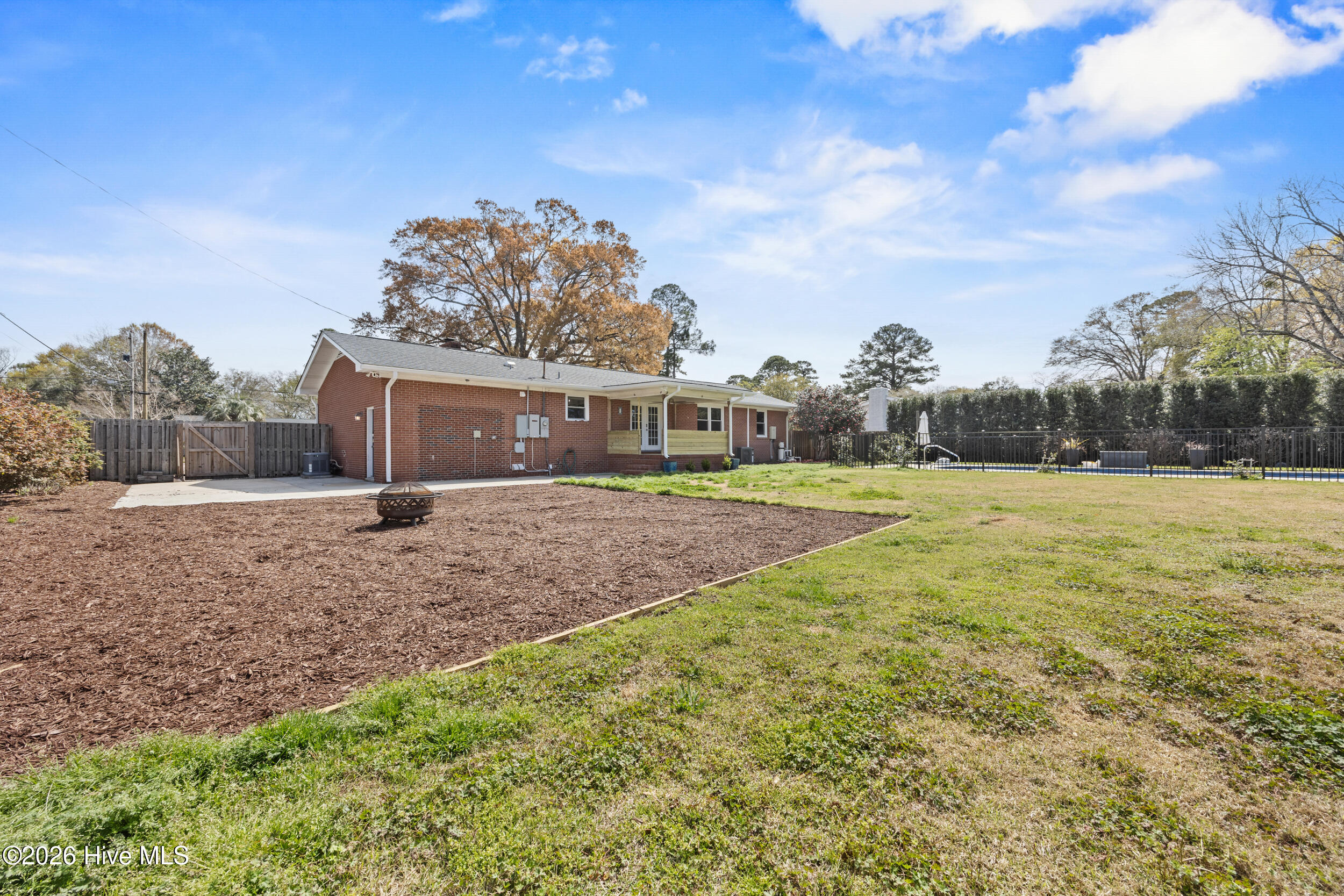 100561764 | Photo 31