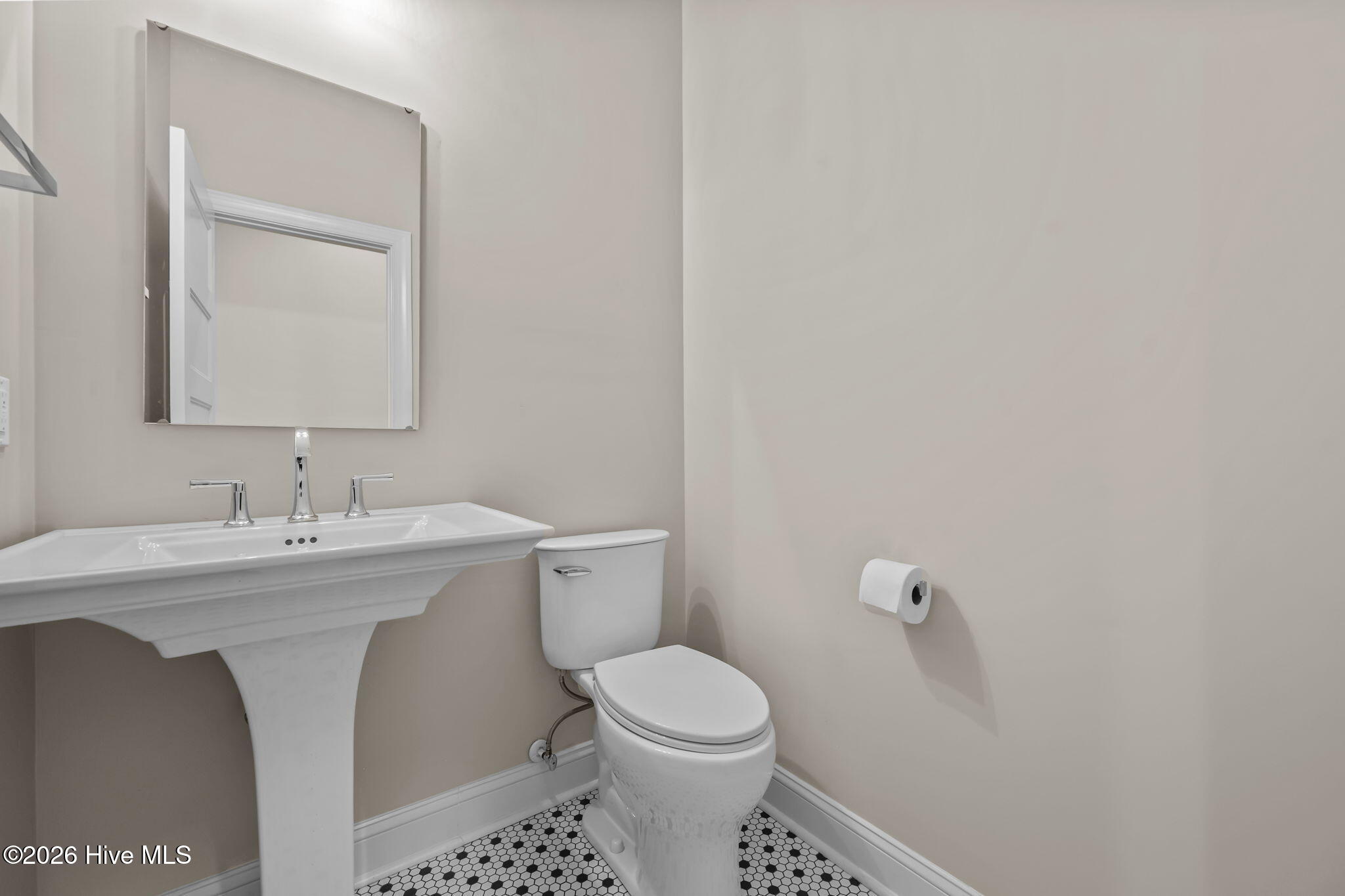 100564402 | Photo 30