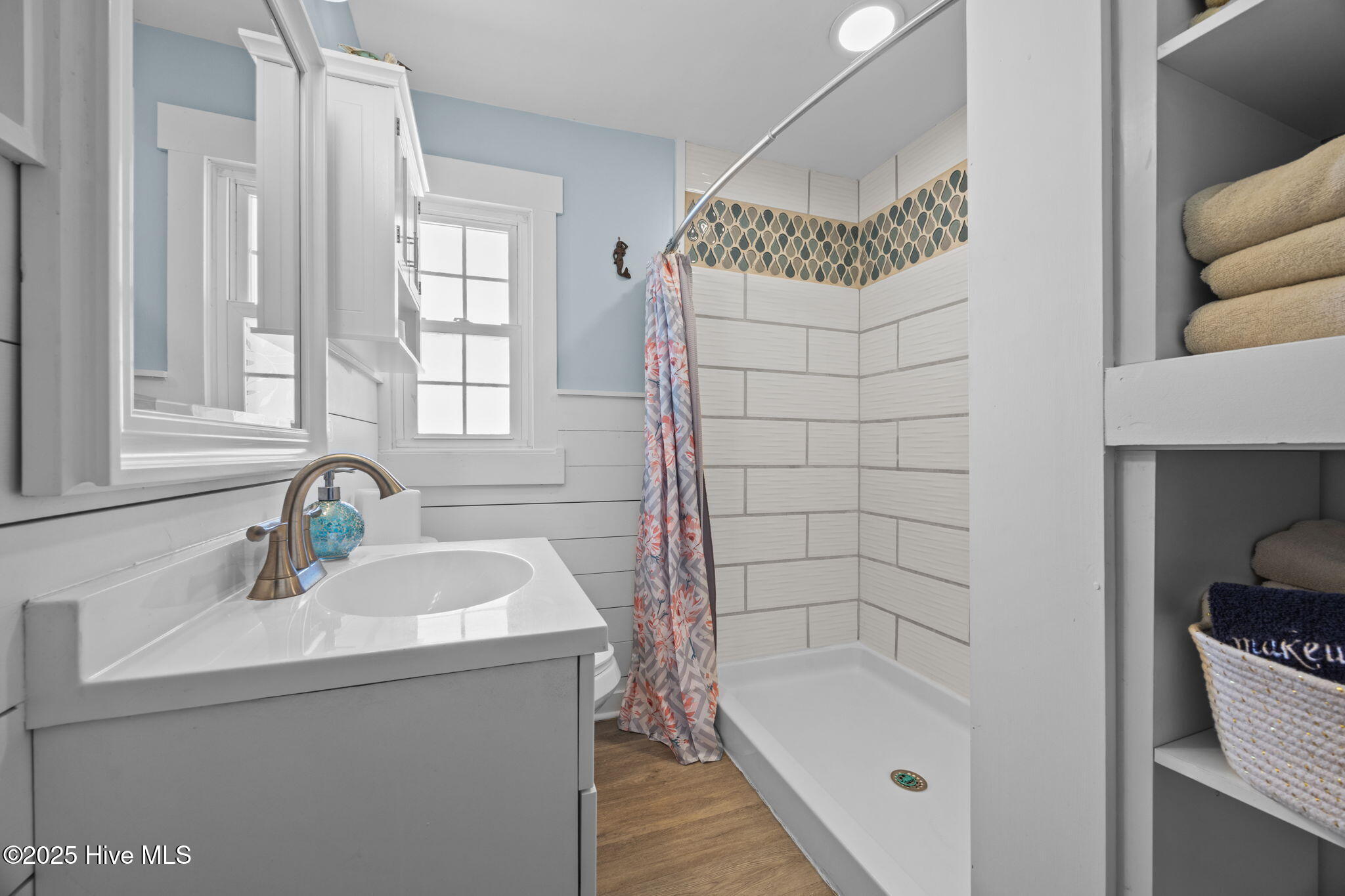 100532848 | Photo 22