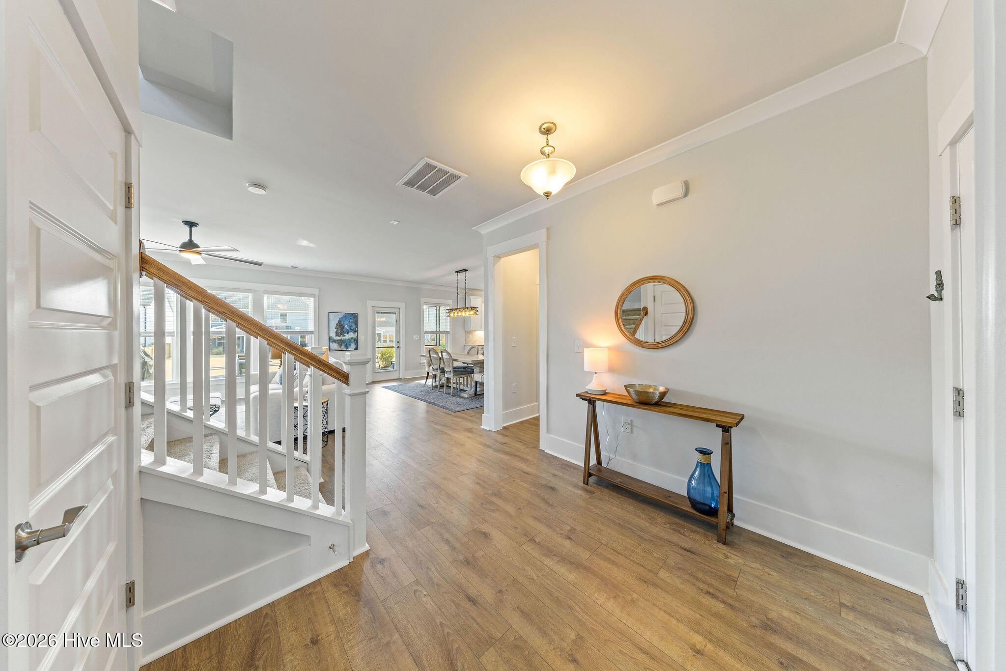 100548010 | Photo 18