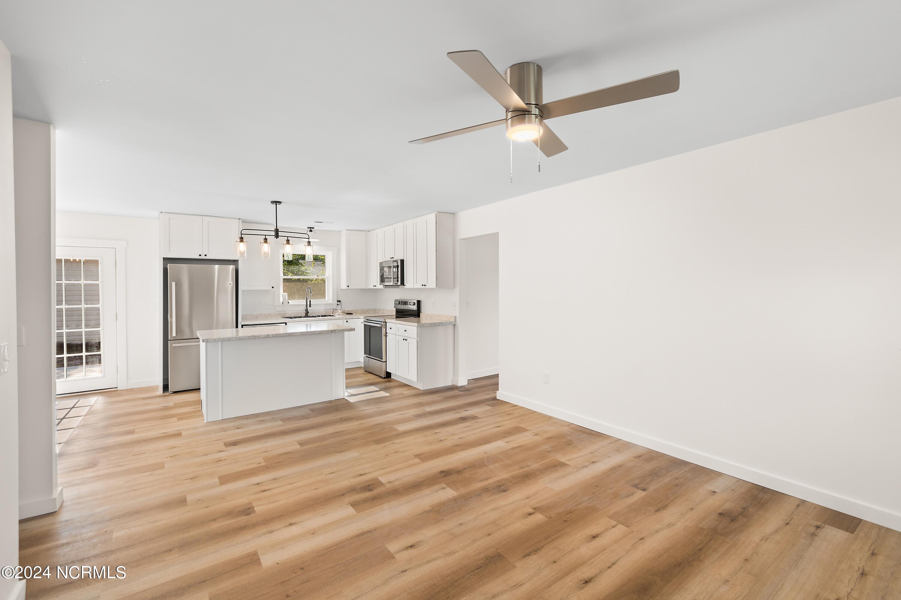 100563573 | Photo 29