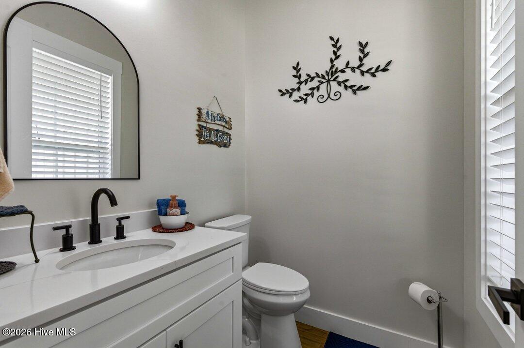 100560083 | Photo 22