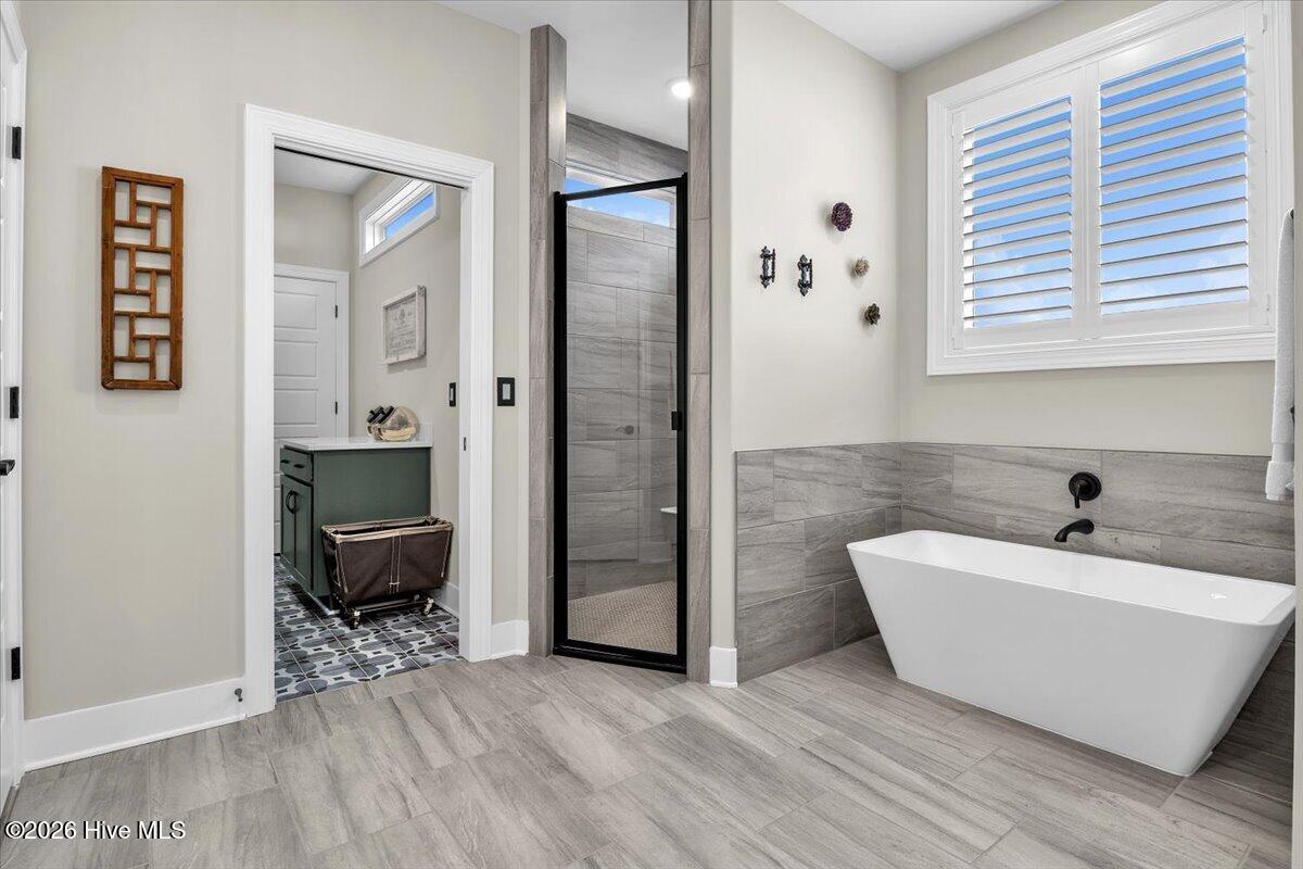 100552703 | Photo 30