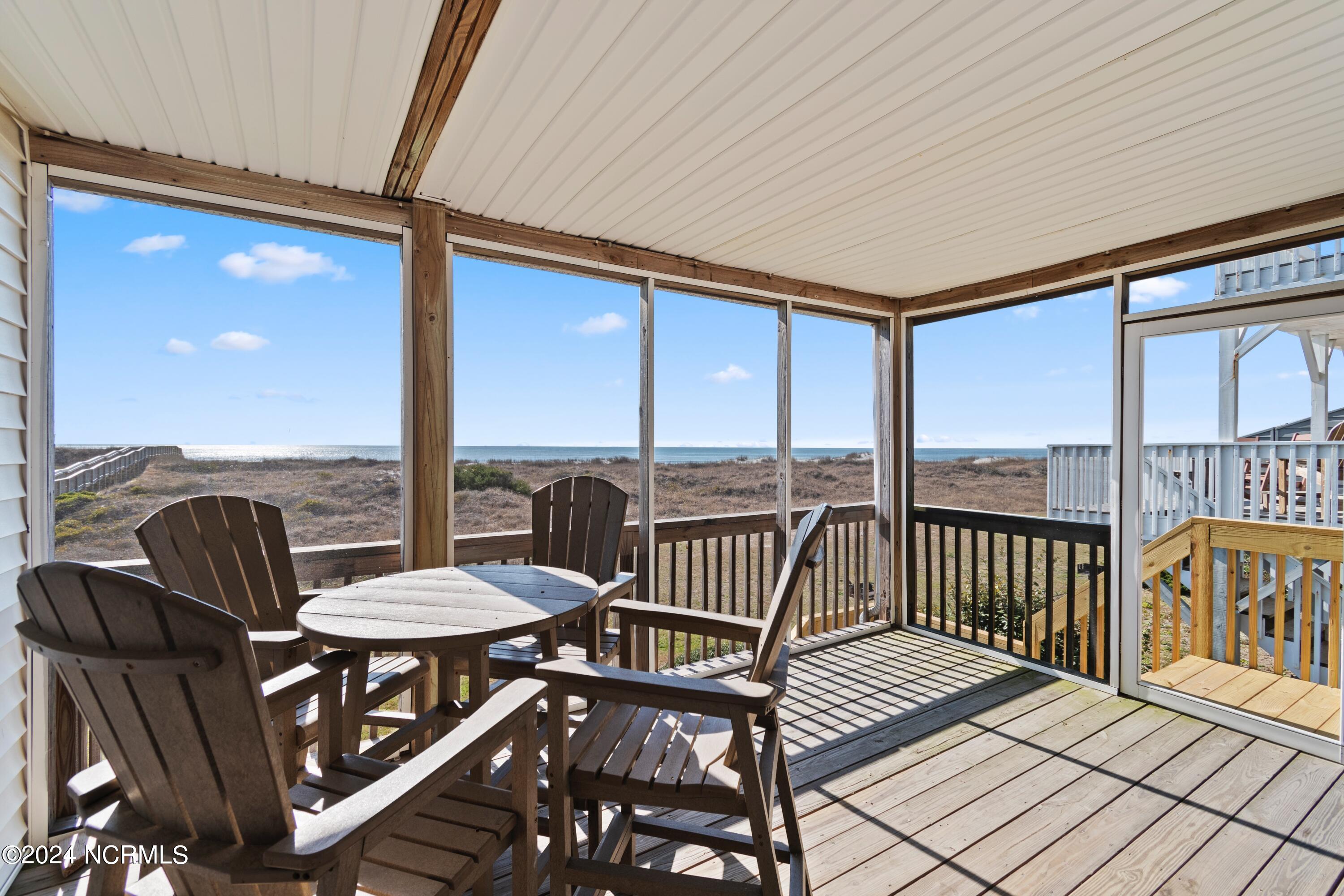 100547764 | Photo 40