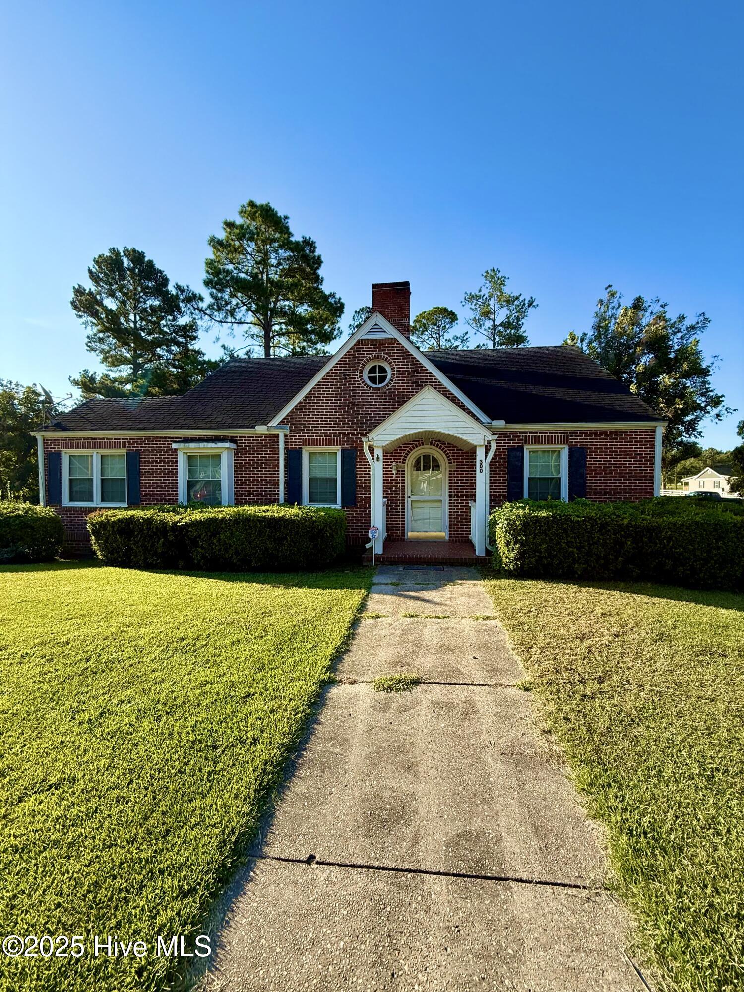 Homes for sale in Roseboro, NC | 300 E Roseboro St, Roseboro, NC 28382 | MLS# 100539148