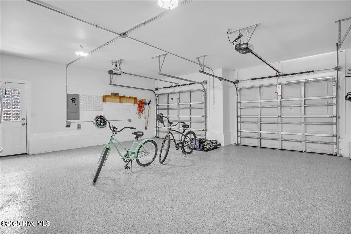 100544439 | Photo 50