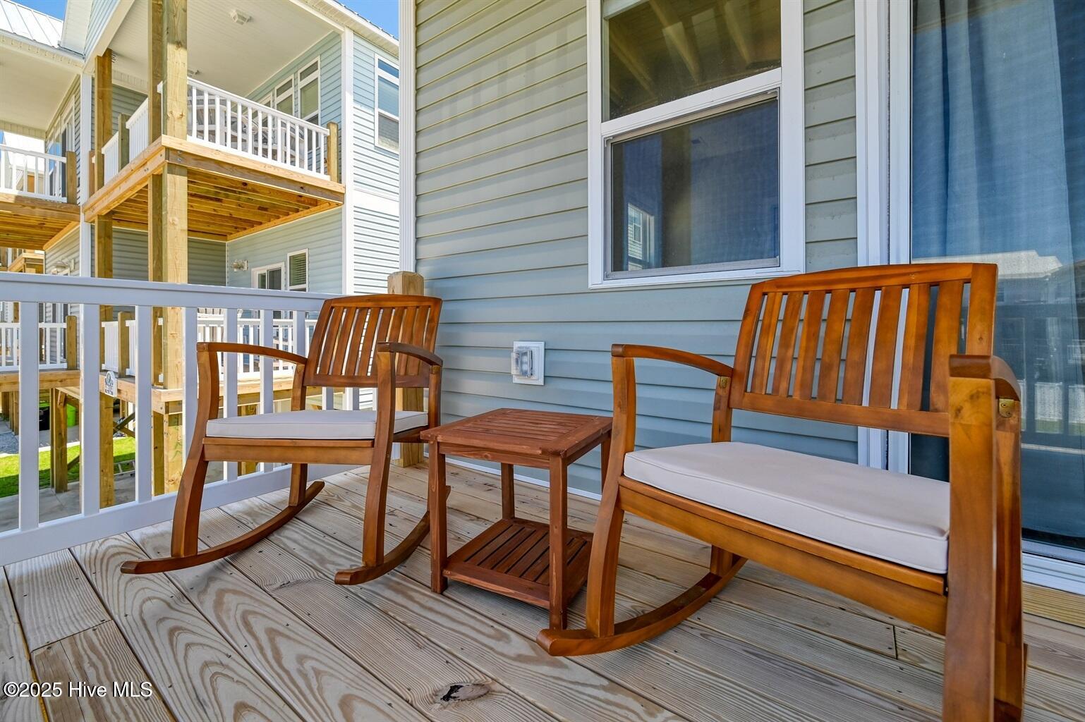 100521867 | Photo 26