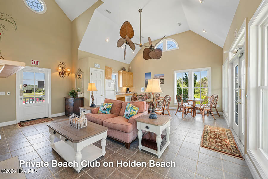 100559062 | Photo 28