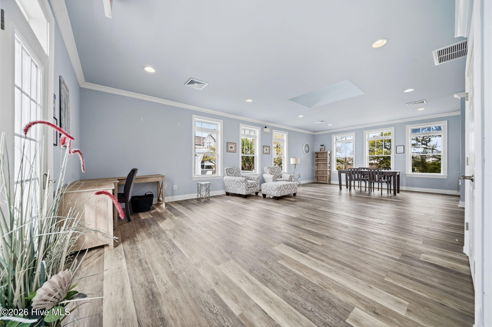 100566136 | Photo 73