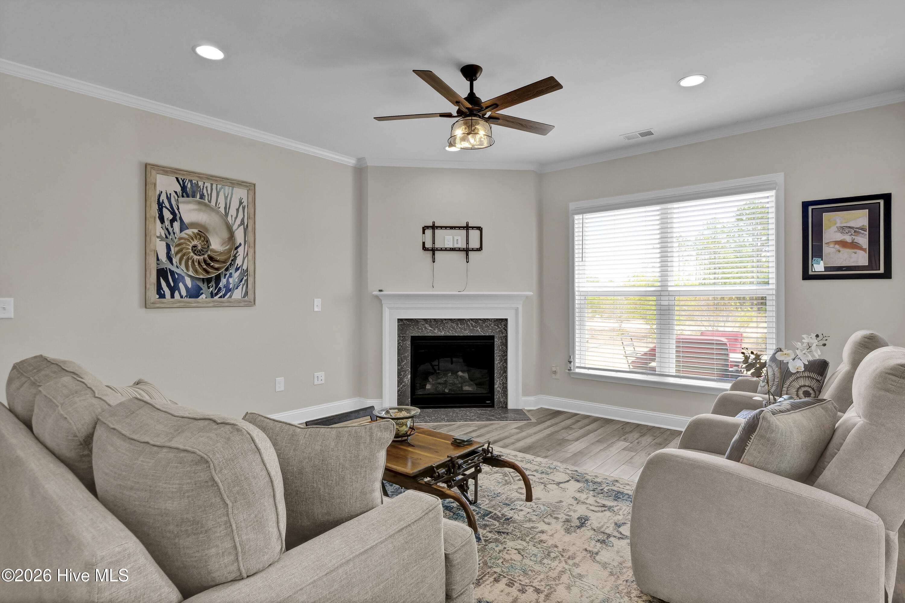 100552625 | Photo 41