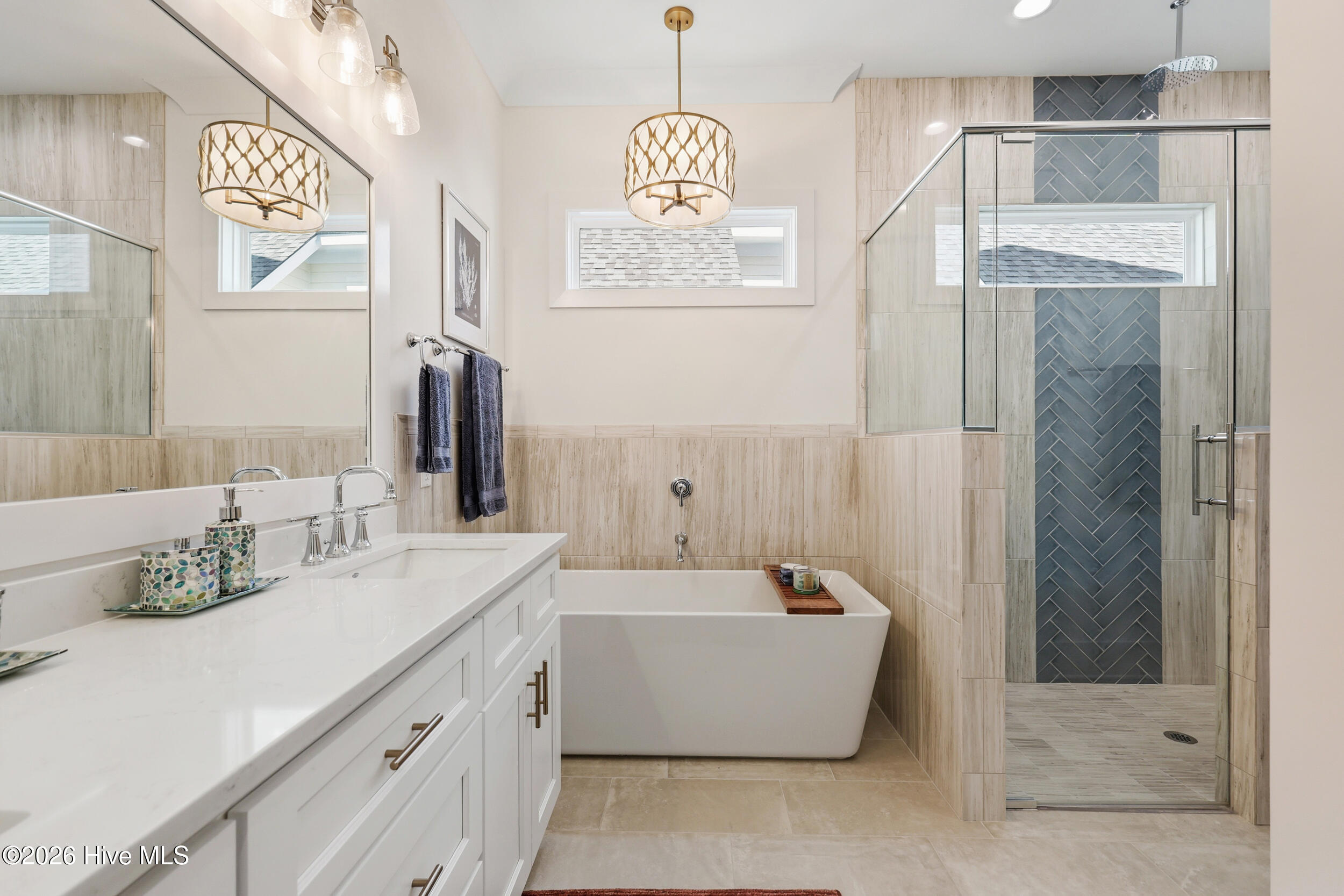 100558657 | Photo 34