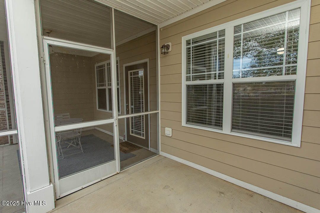 100532415 | Photo 37