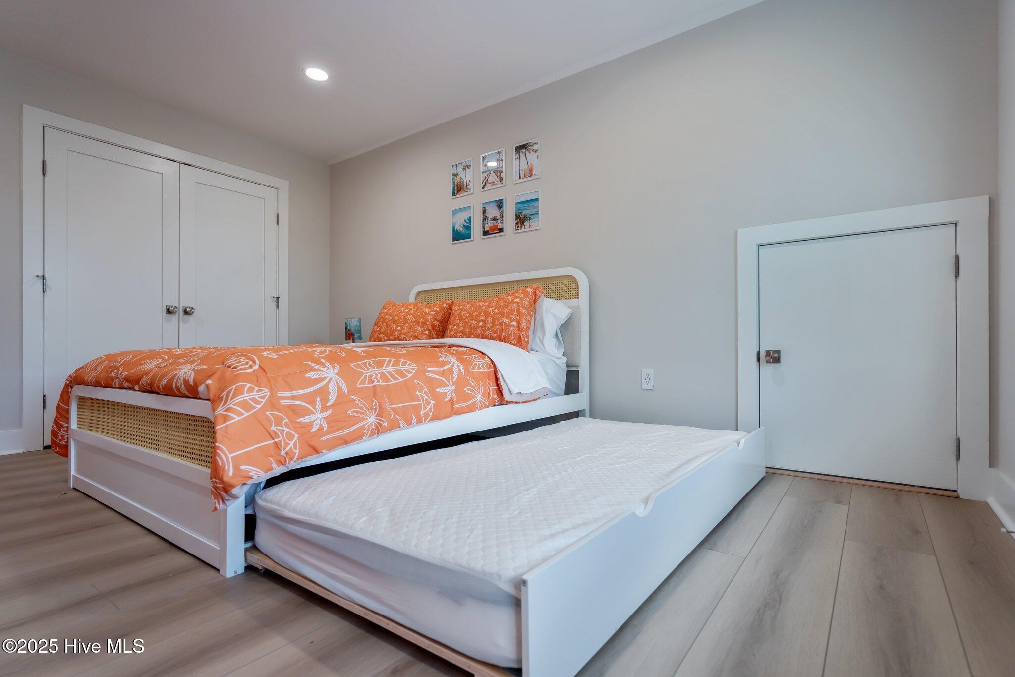 100519500 | Photo 34