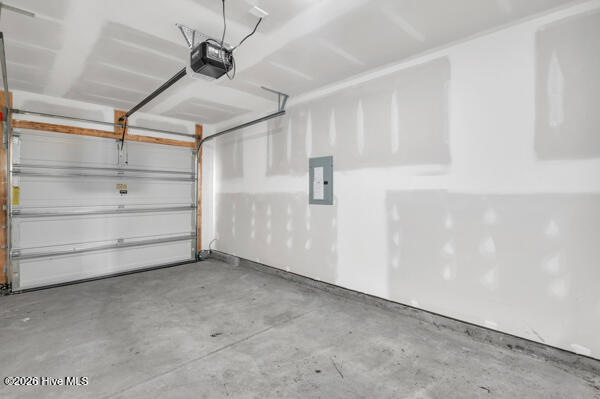 100567985 | Photo 15