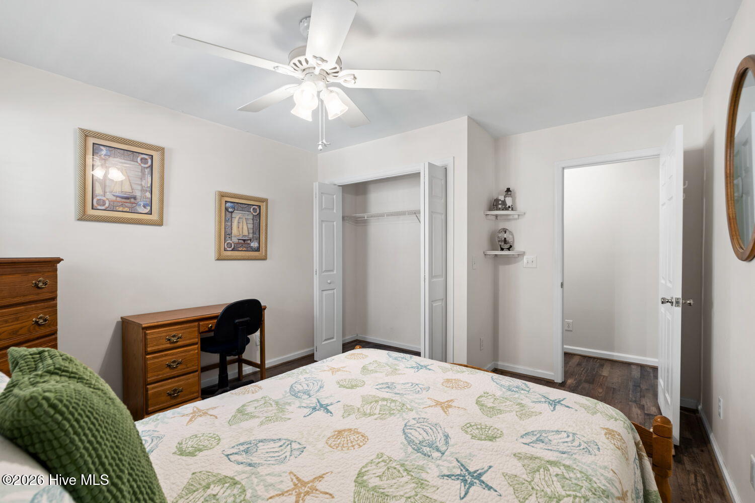 100565093 | Photo 26