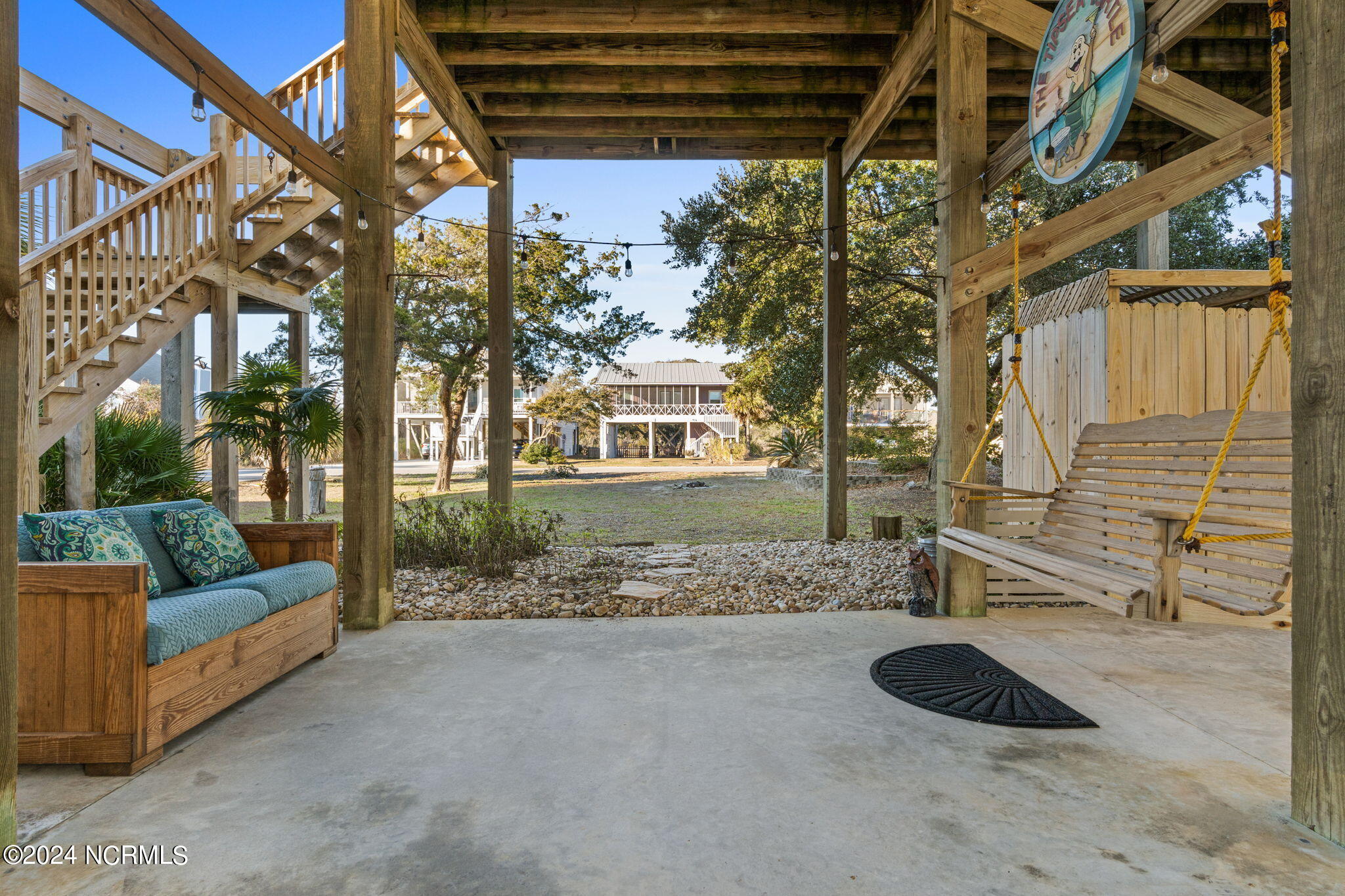 100566939 | Photo 33