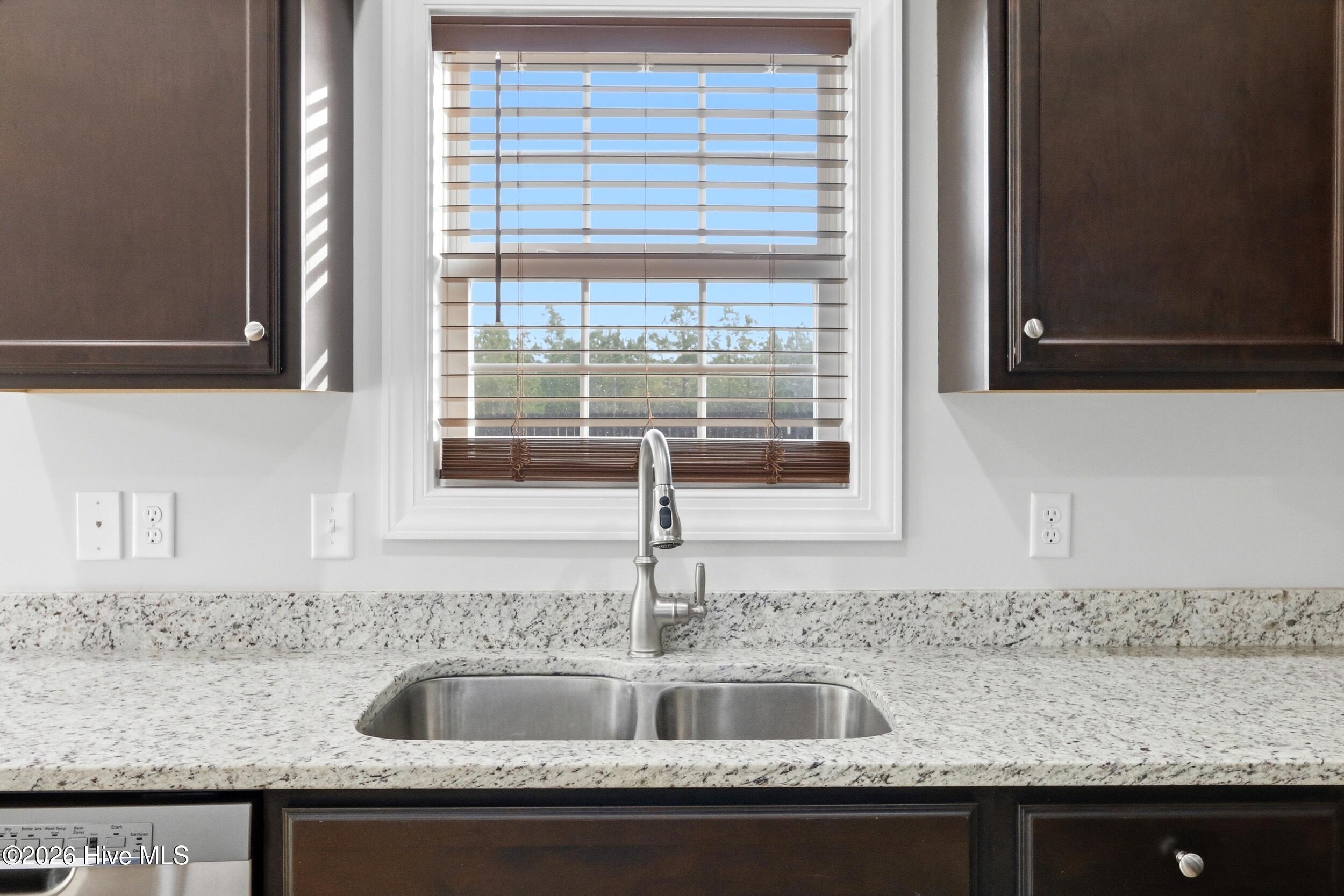 100569035 | Photo 13