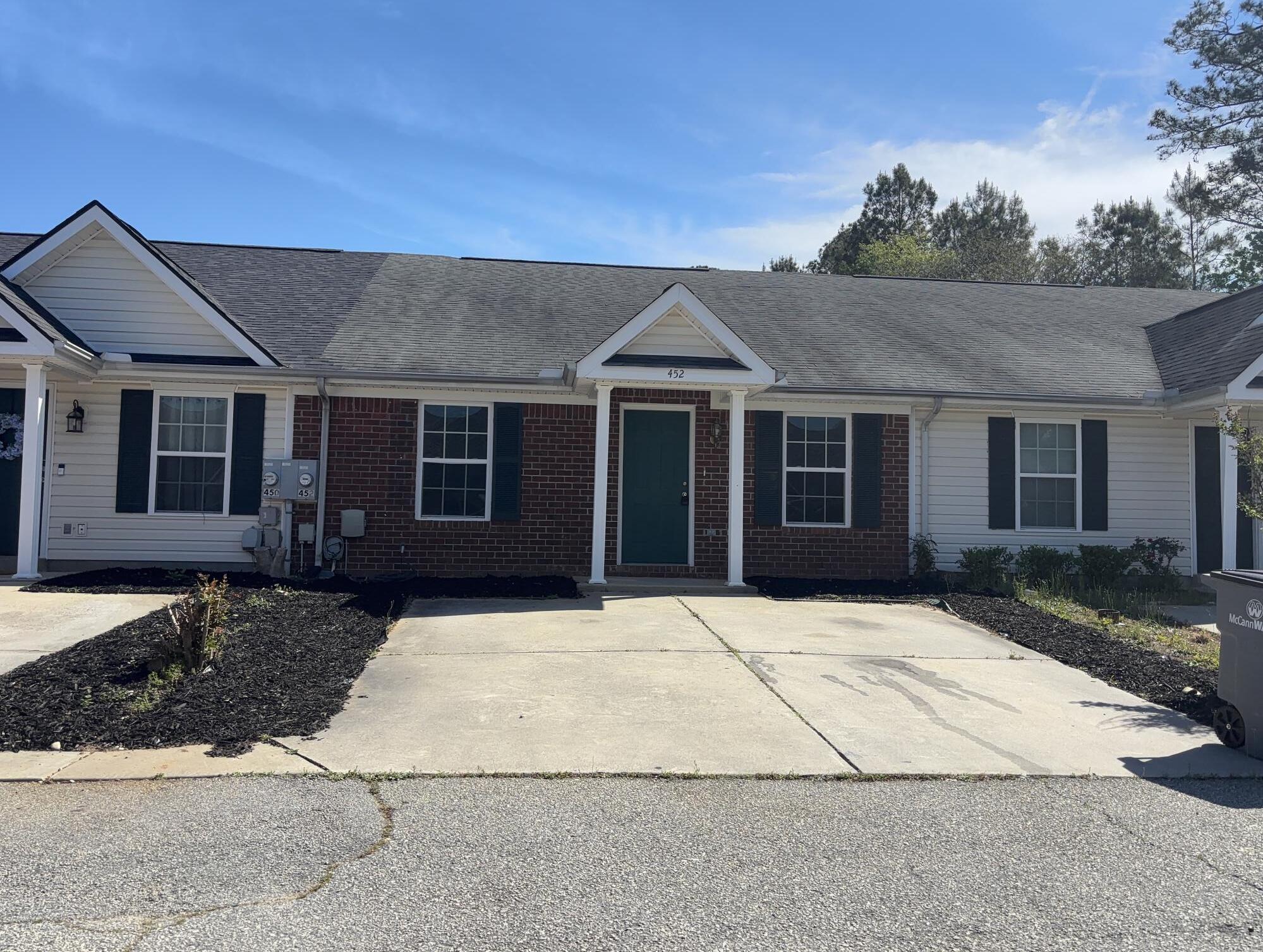 Undisclosed Address, Greenville, NC, 27858
