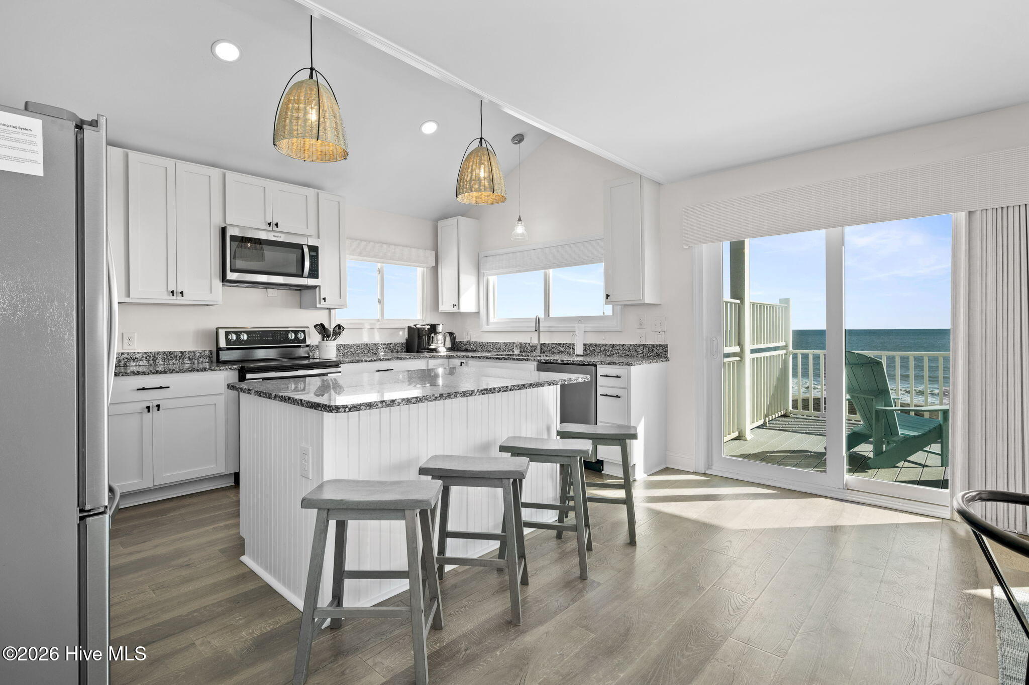 100552942 | Photo 17