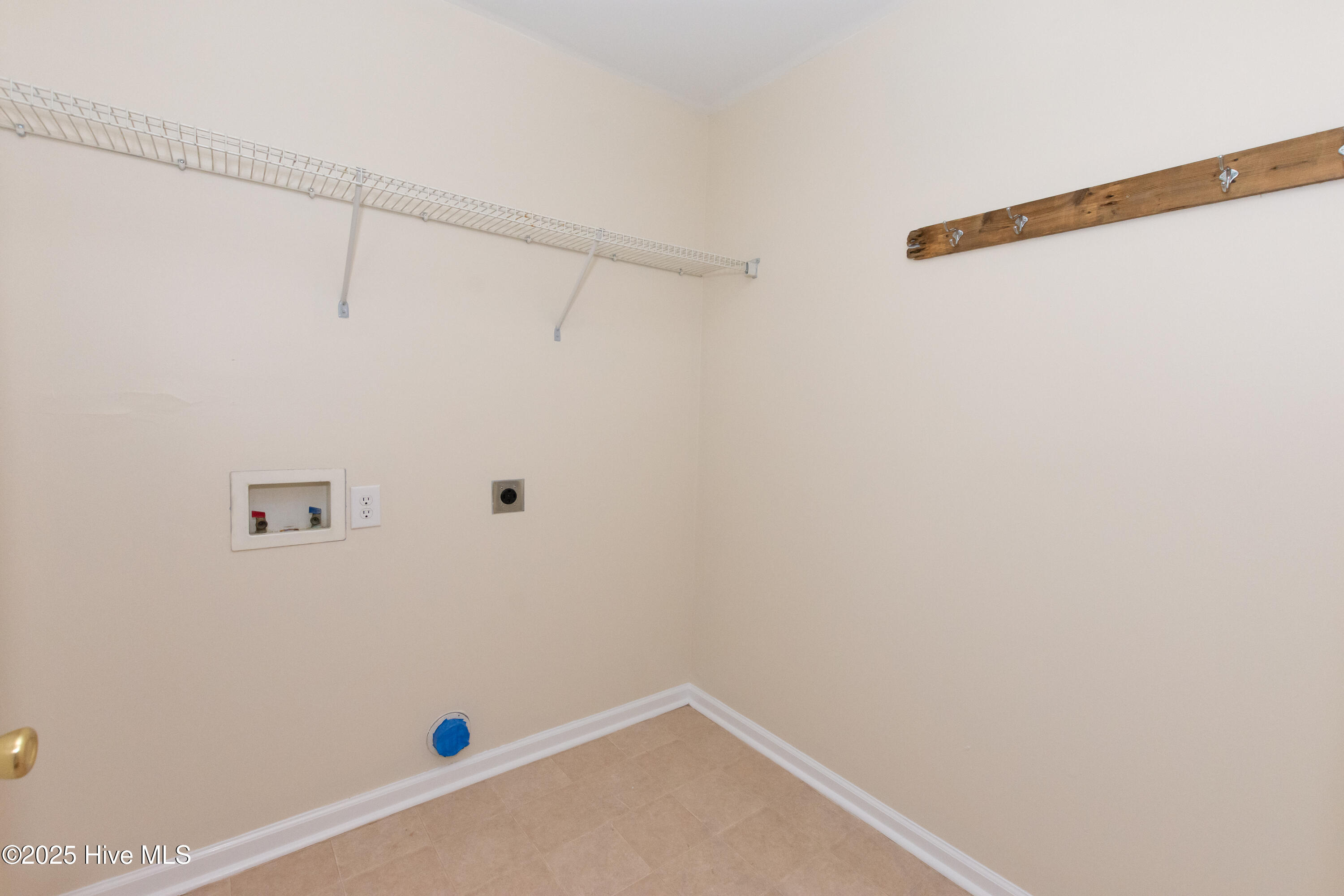 100541193 | Photo 24