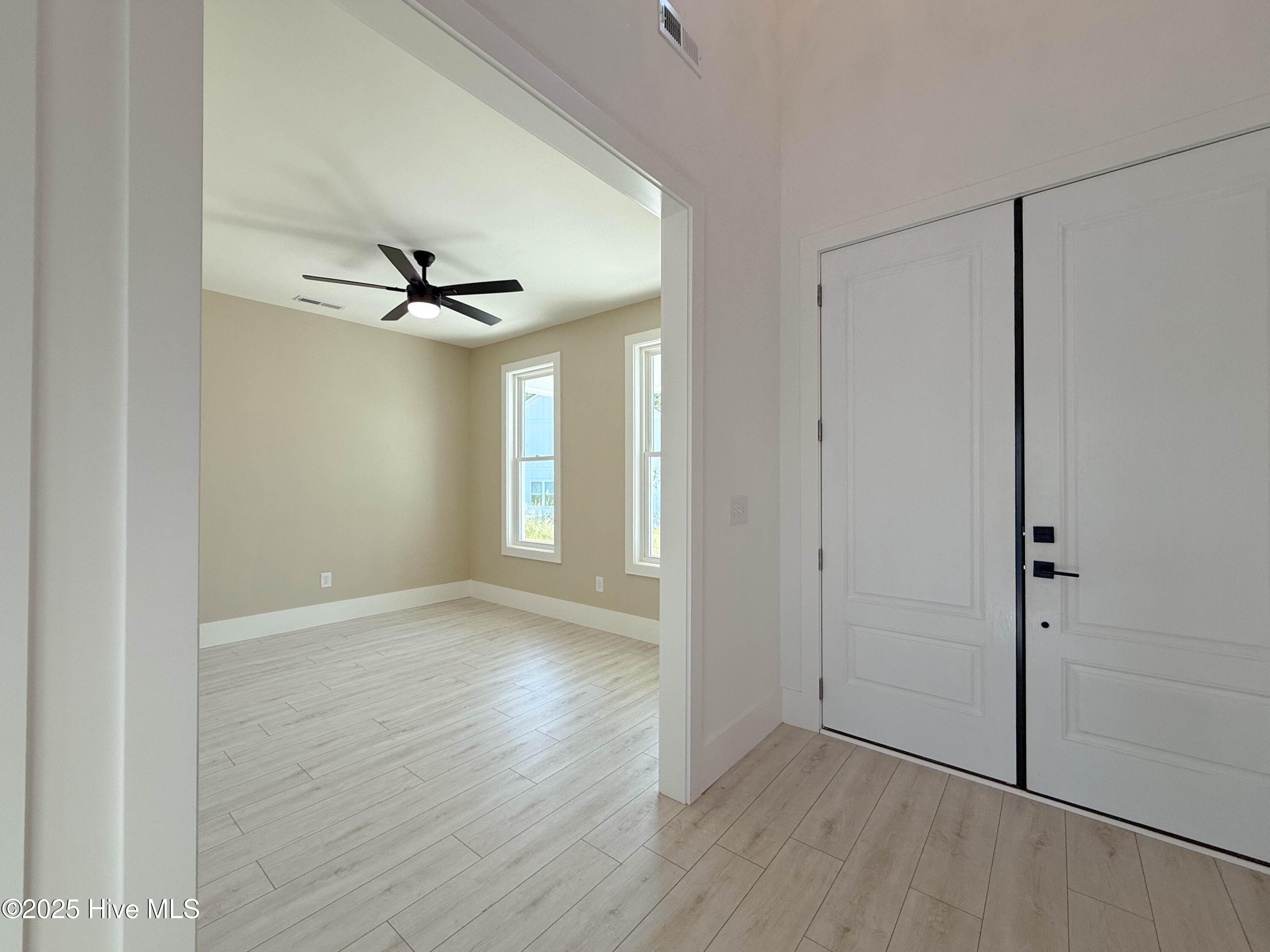 100539536 | Photo 130