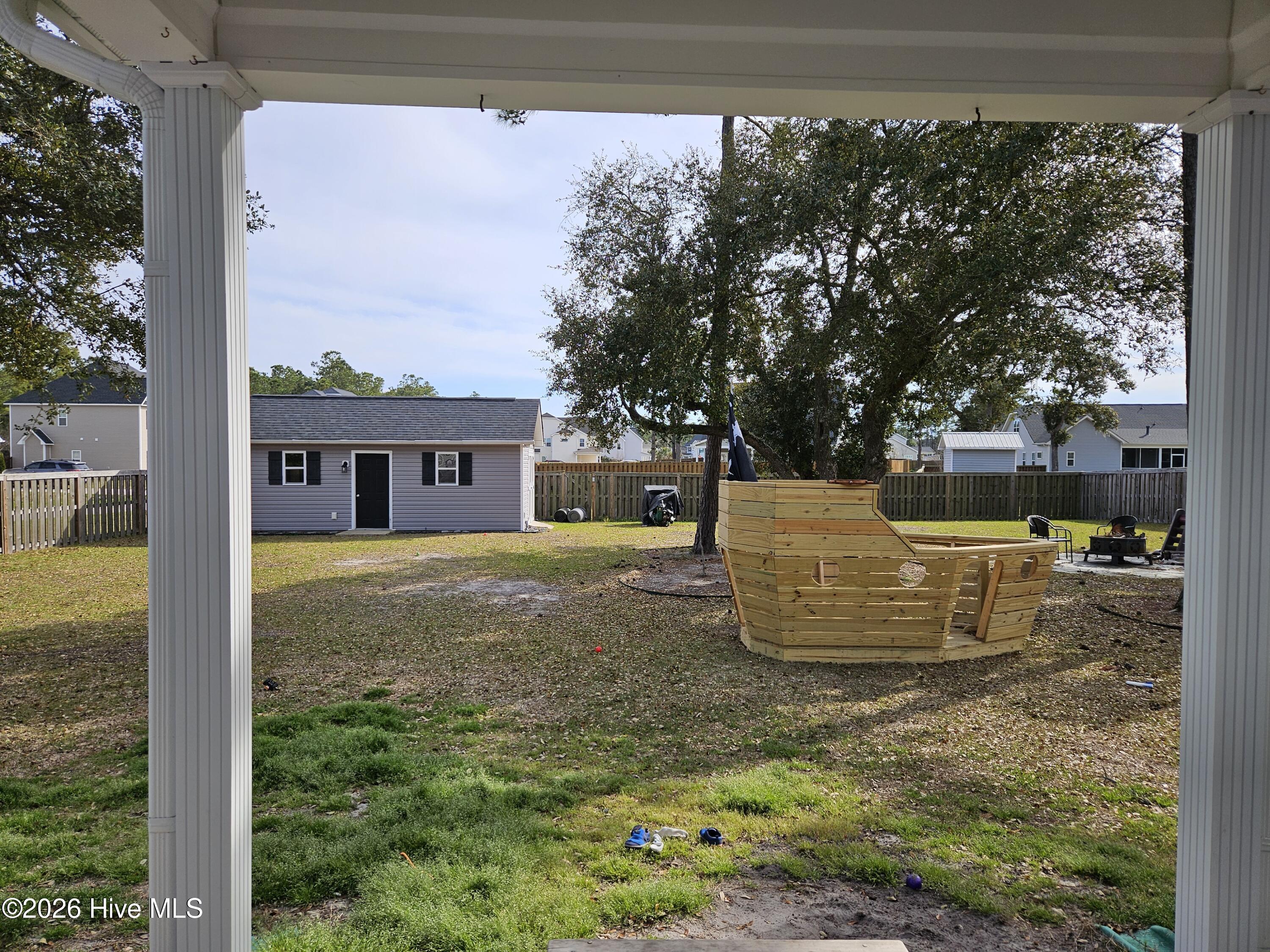 100568261 | Photo 32