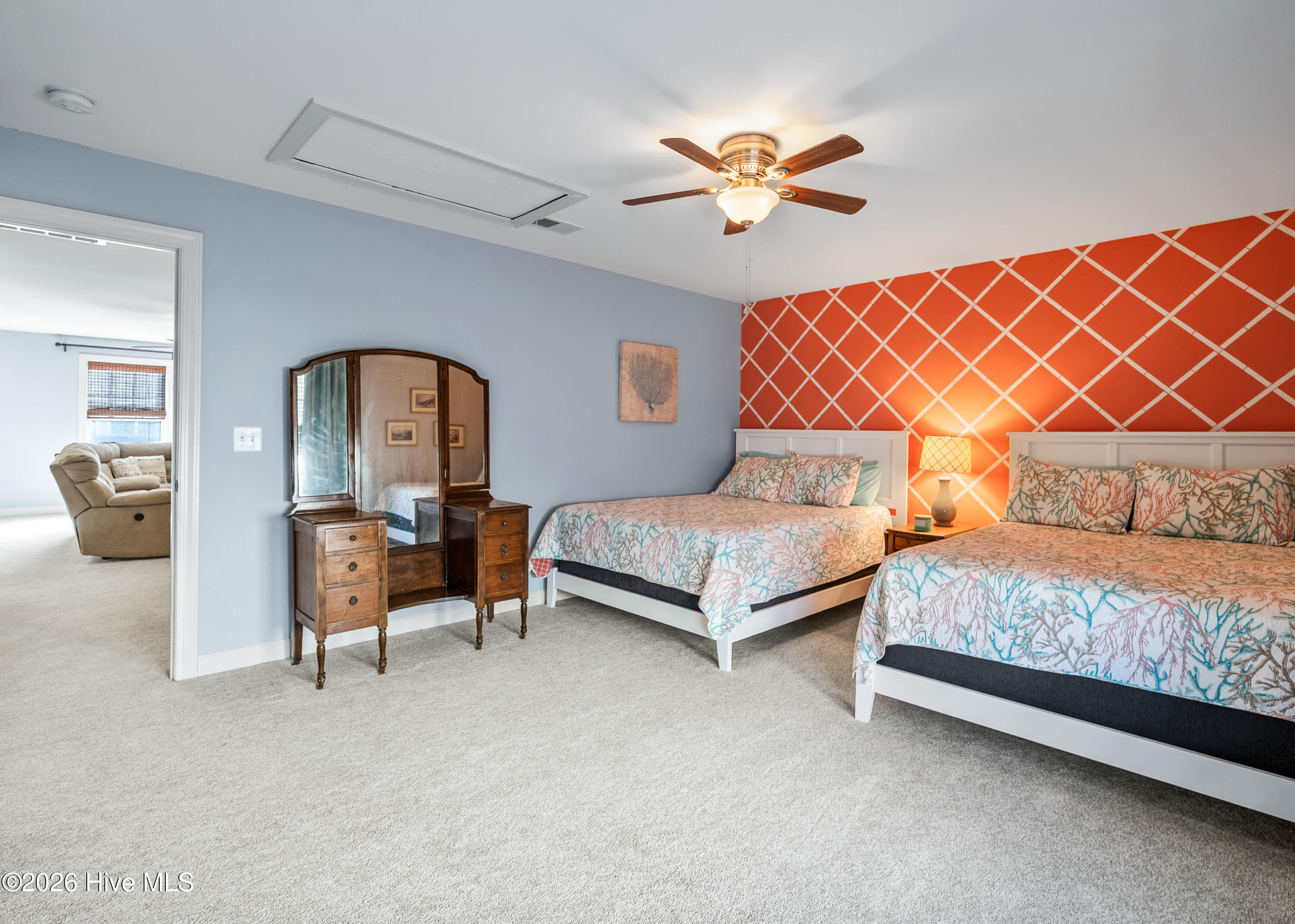 100553869 | Photo 39