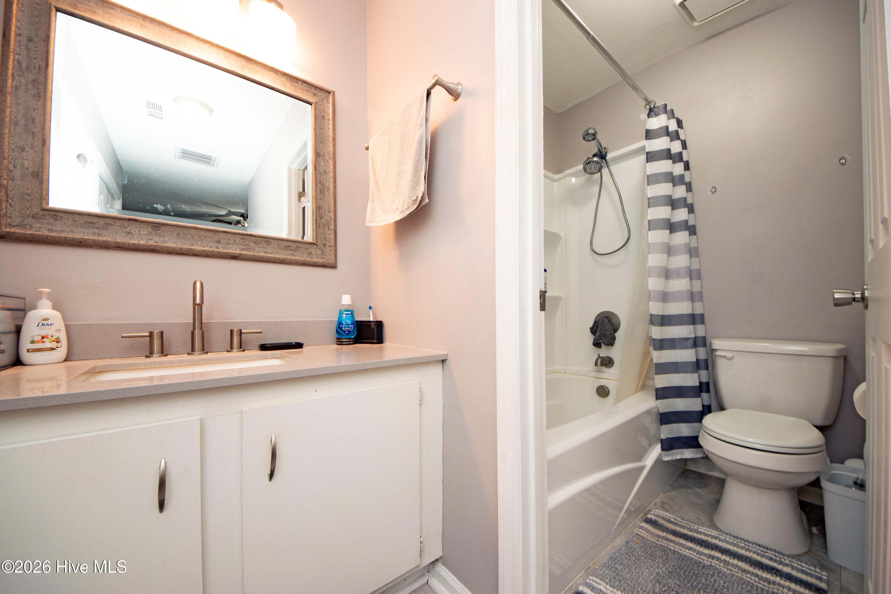 100550040 | Photo 16