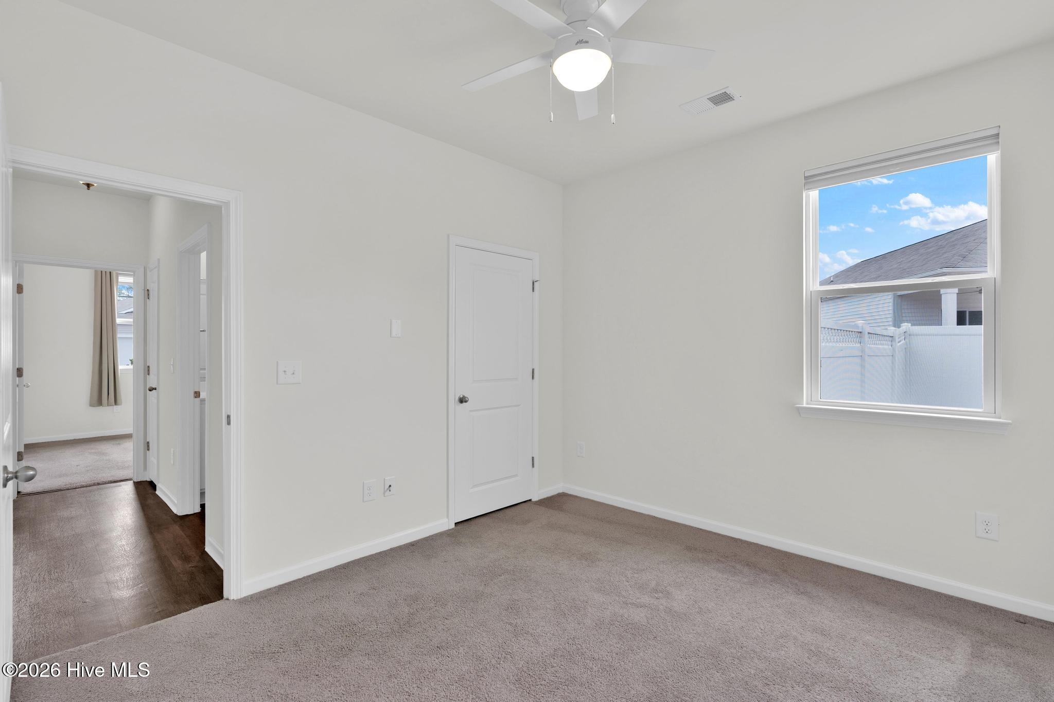 100557258 | Photo 24