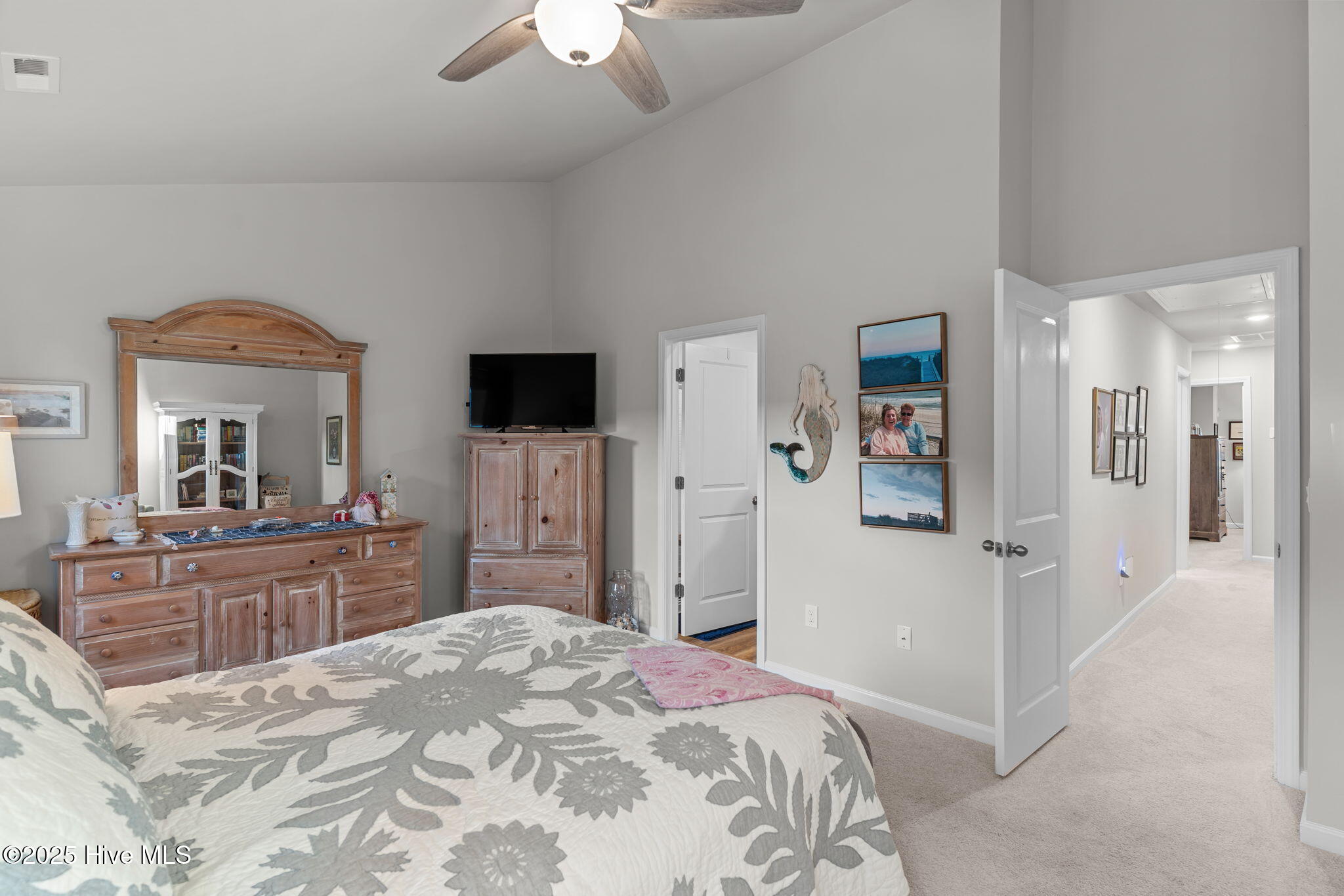 100529312 | Photo 31