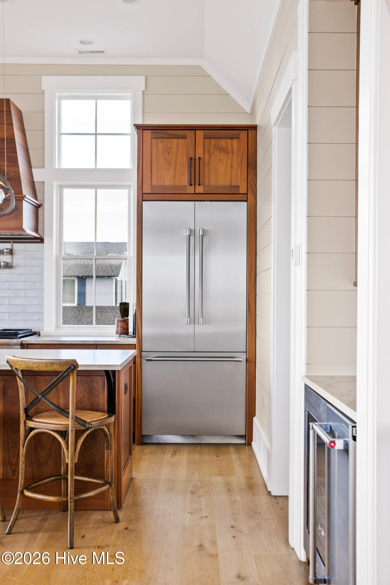 100569964 | Photo 15