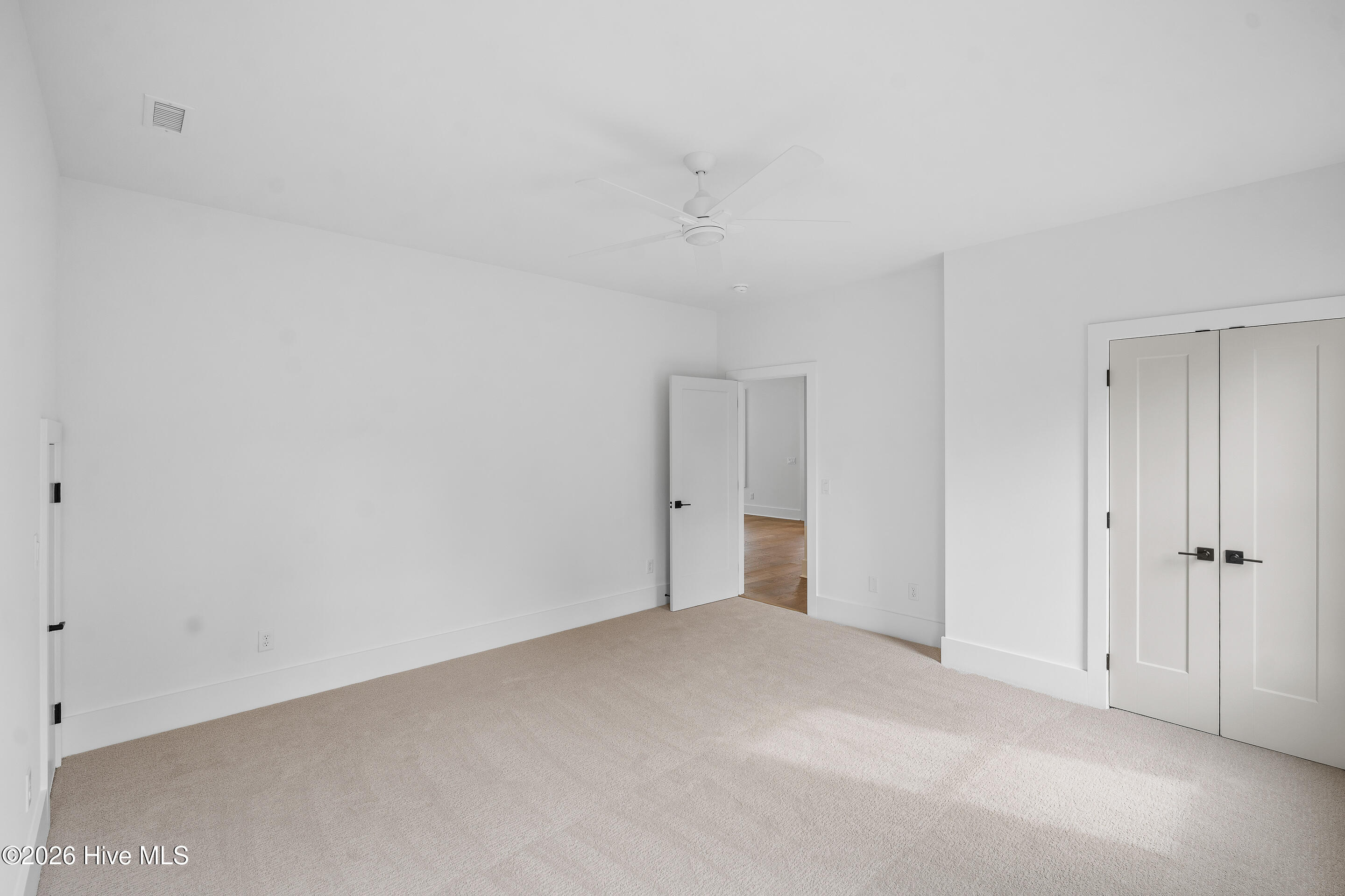 100499793 | Photo 39