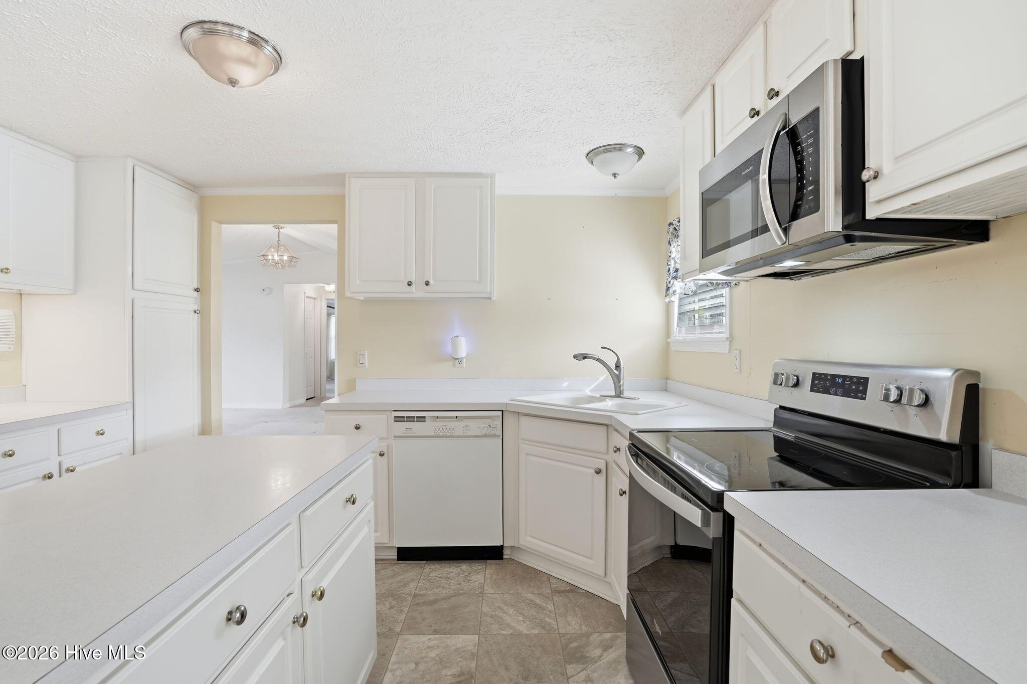 100556115 | Photo 44