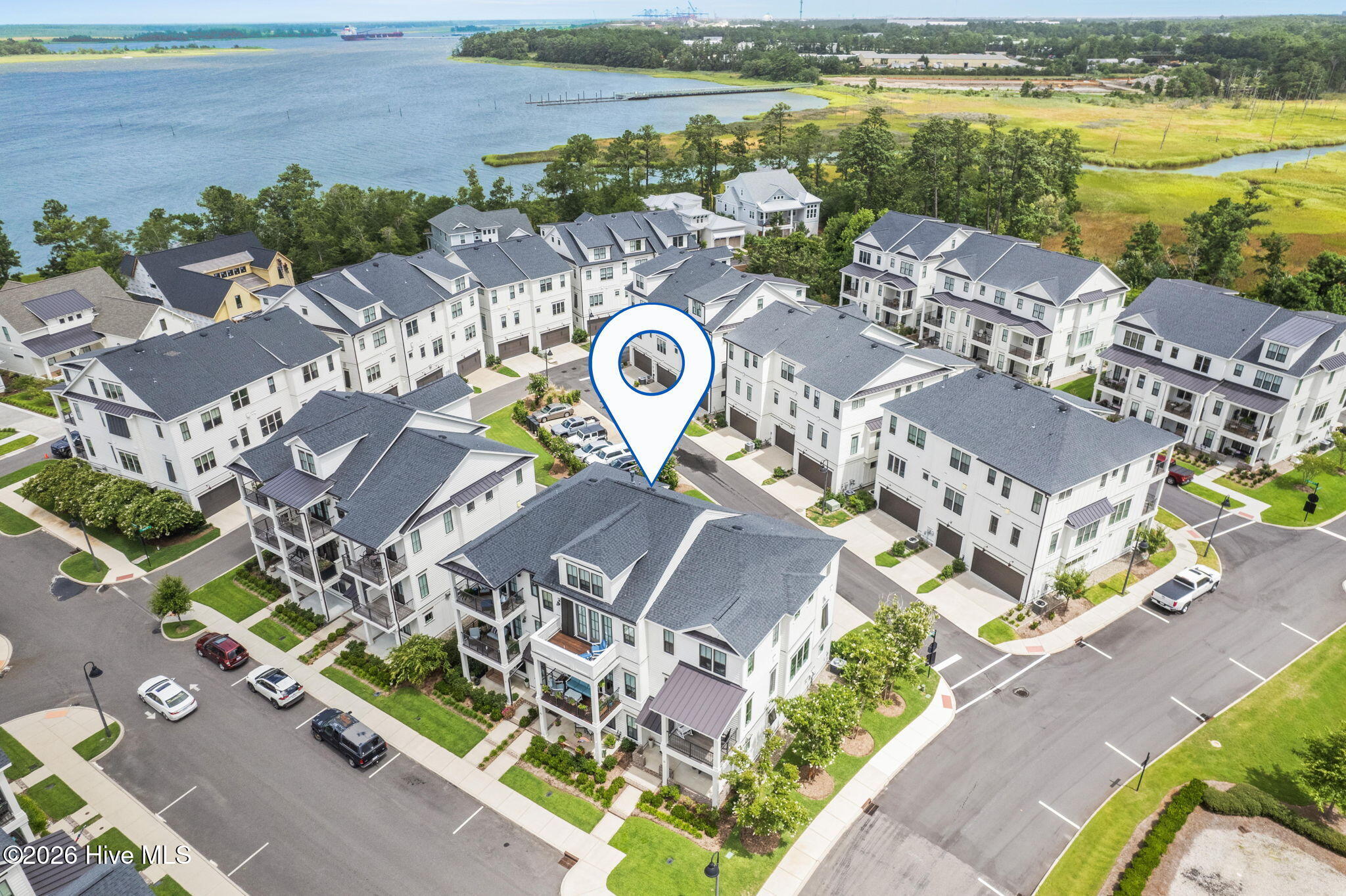 100569048 | Photo 46