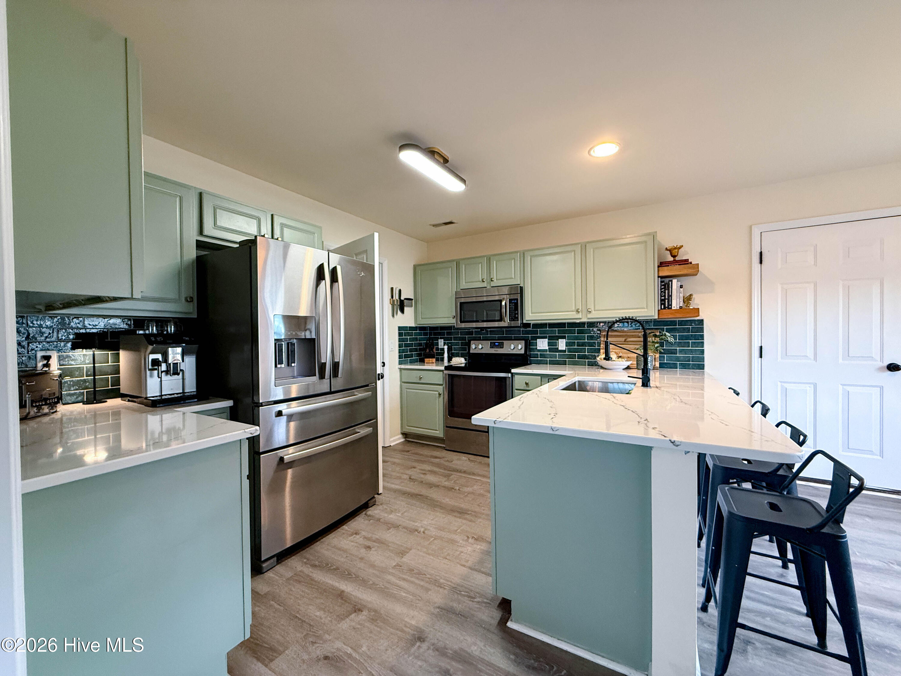 100559708 | Photo 20