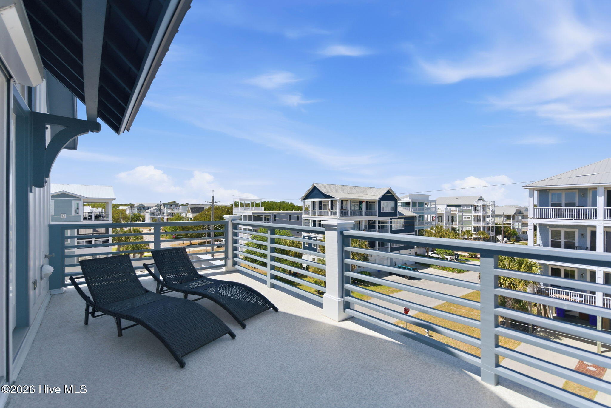 100570056 | Photo 58