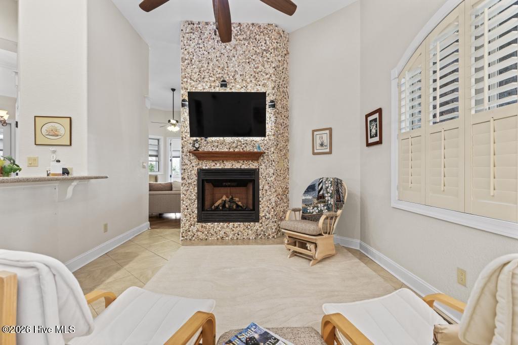 100564942 | Photo 35