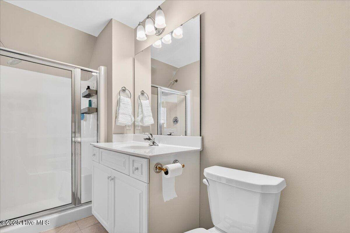 100535406 | Photo 16