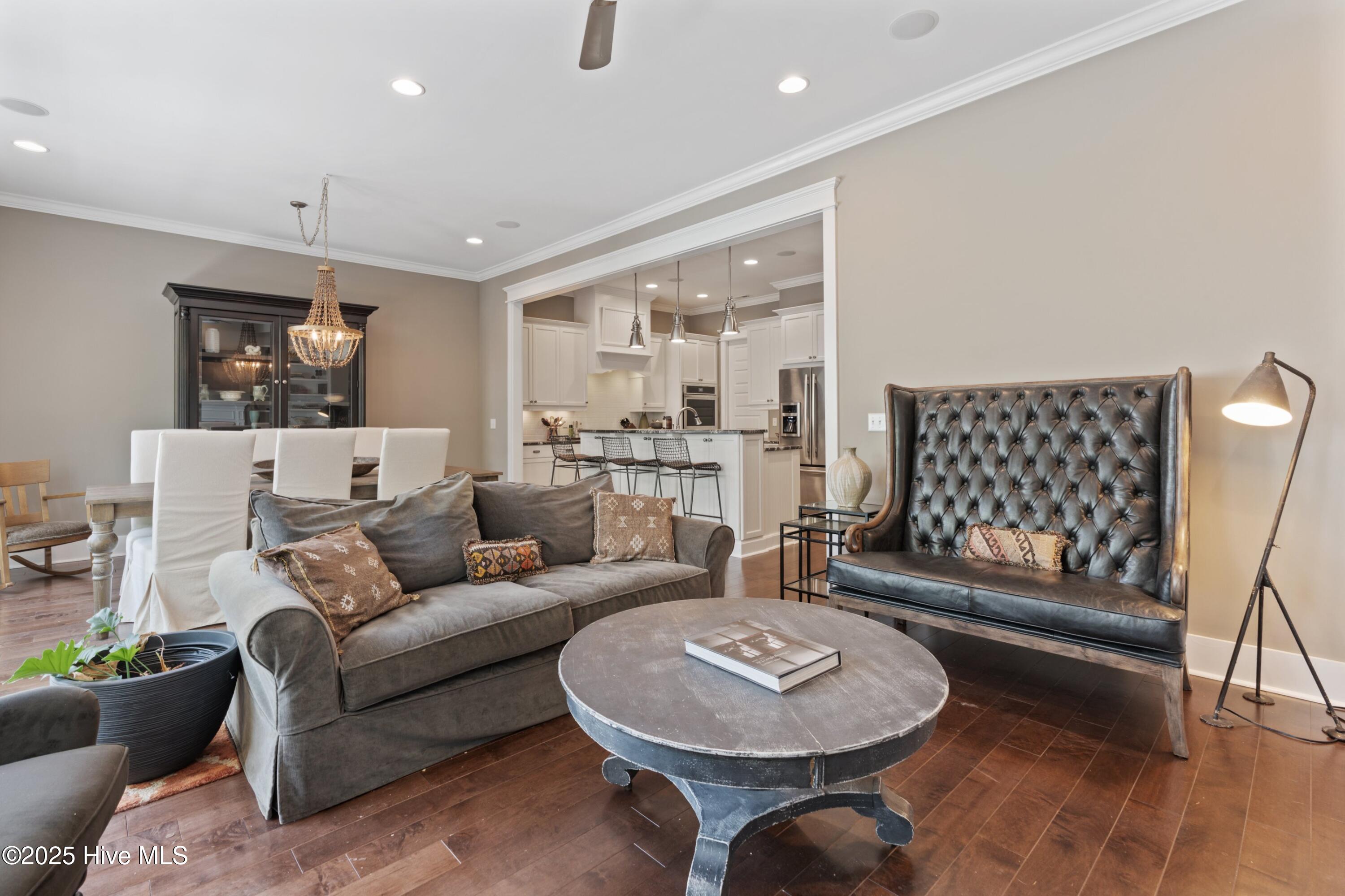 100507237 | Photo 21