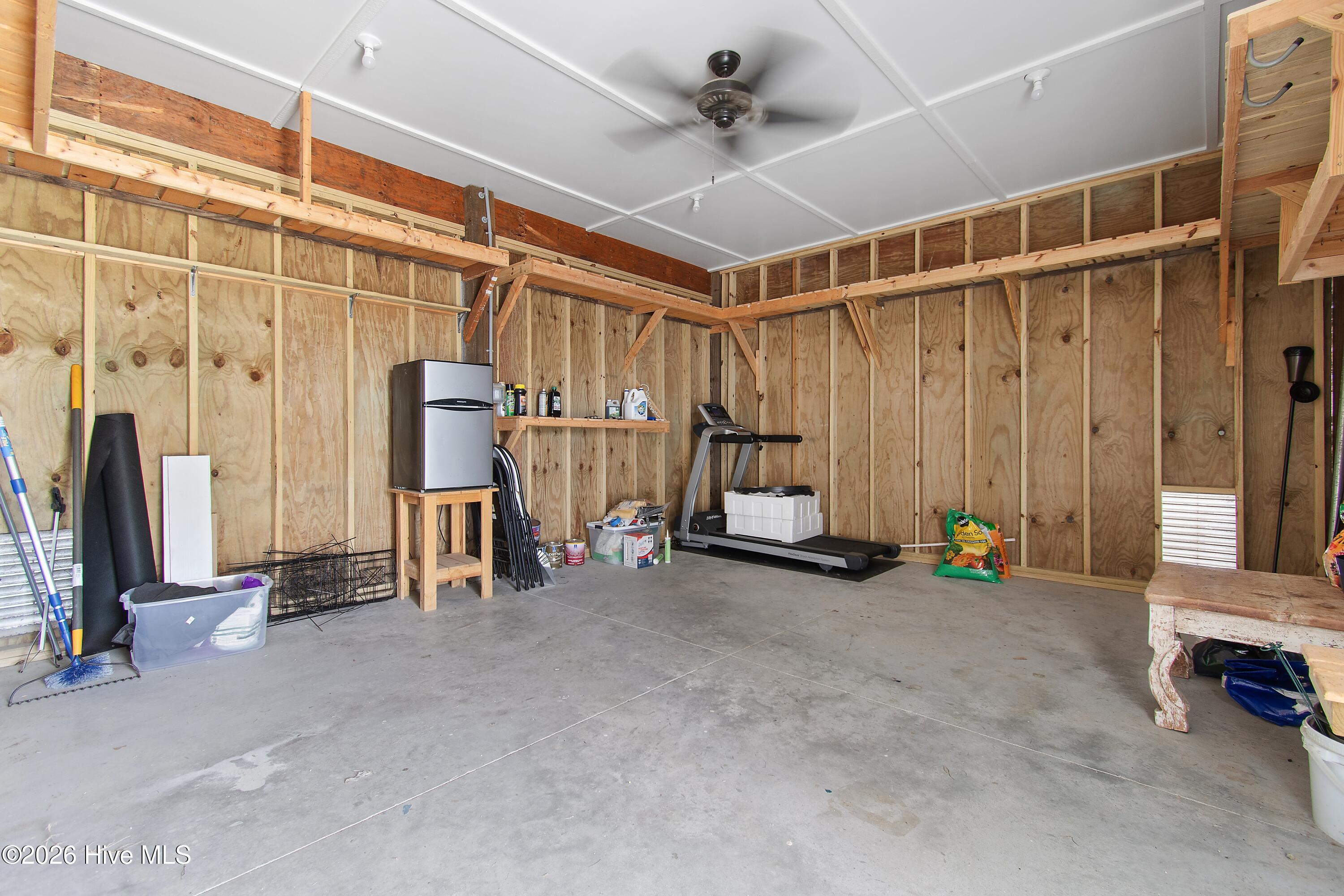 100567916 | Photo 45