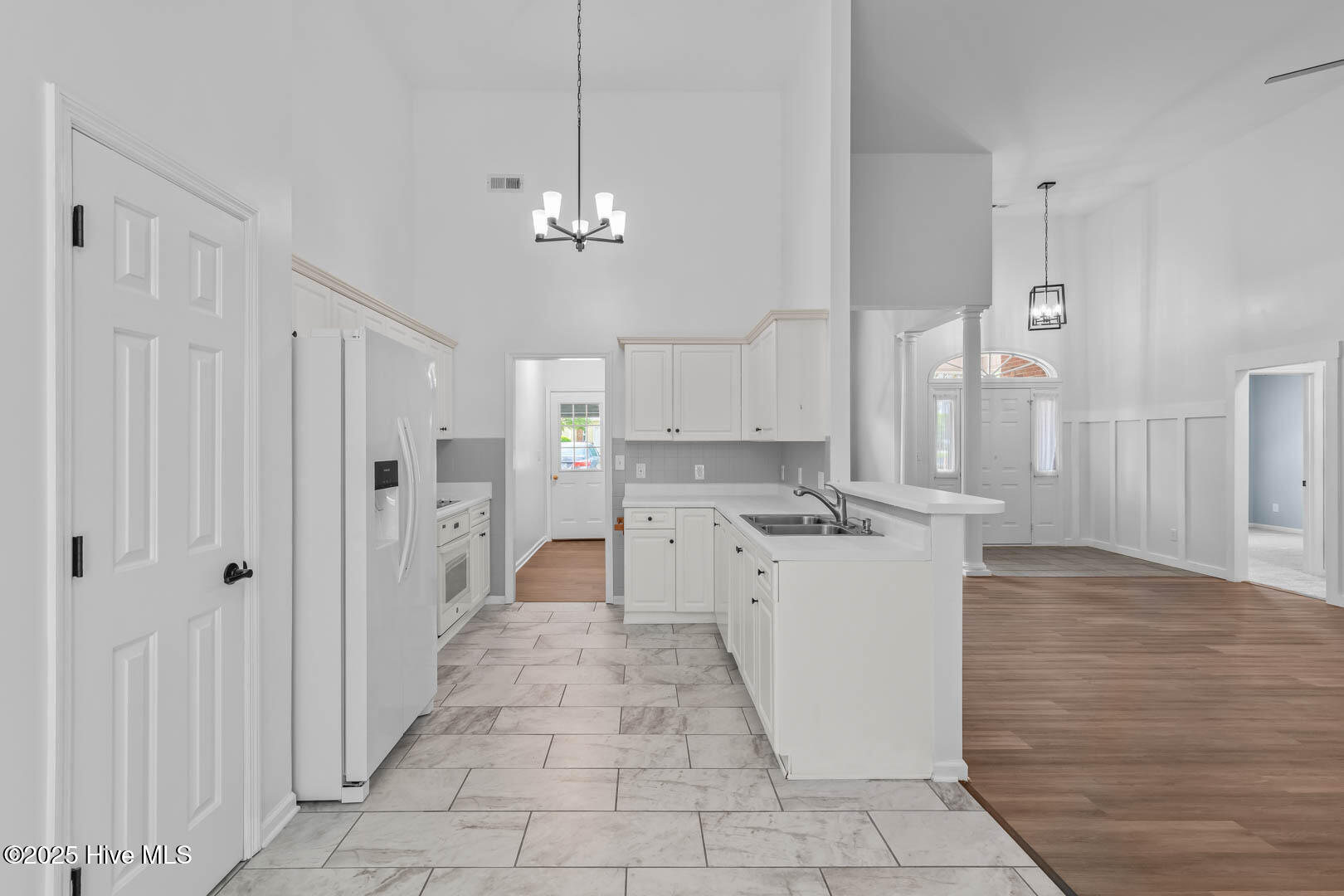 100544064 | Photo 17