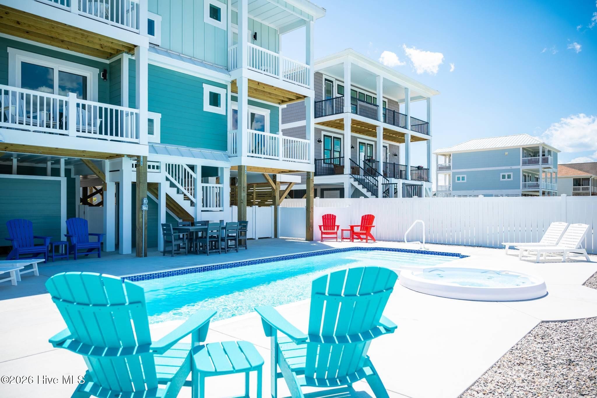 100558345 | Photo 120