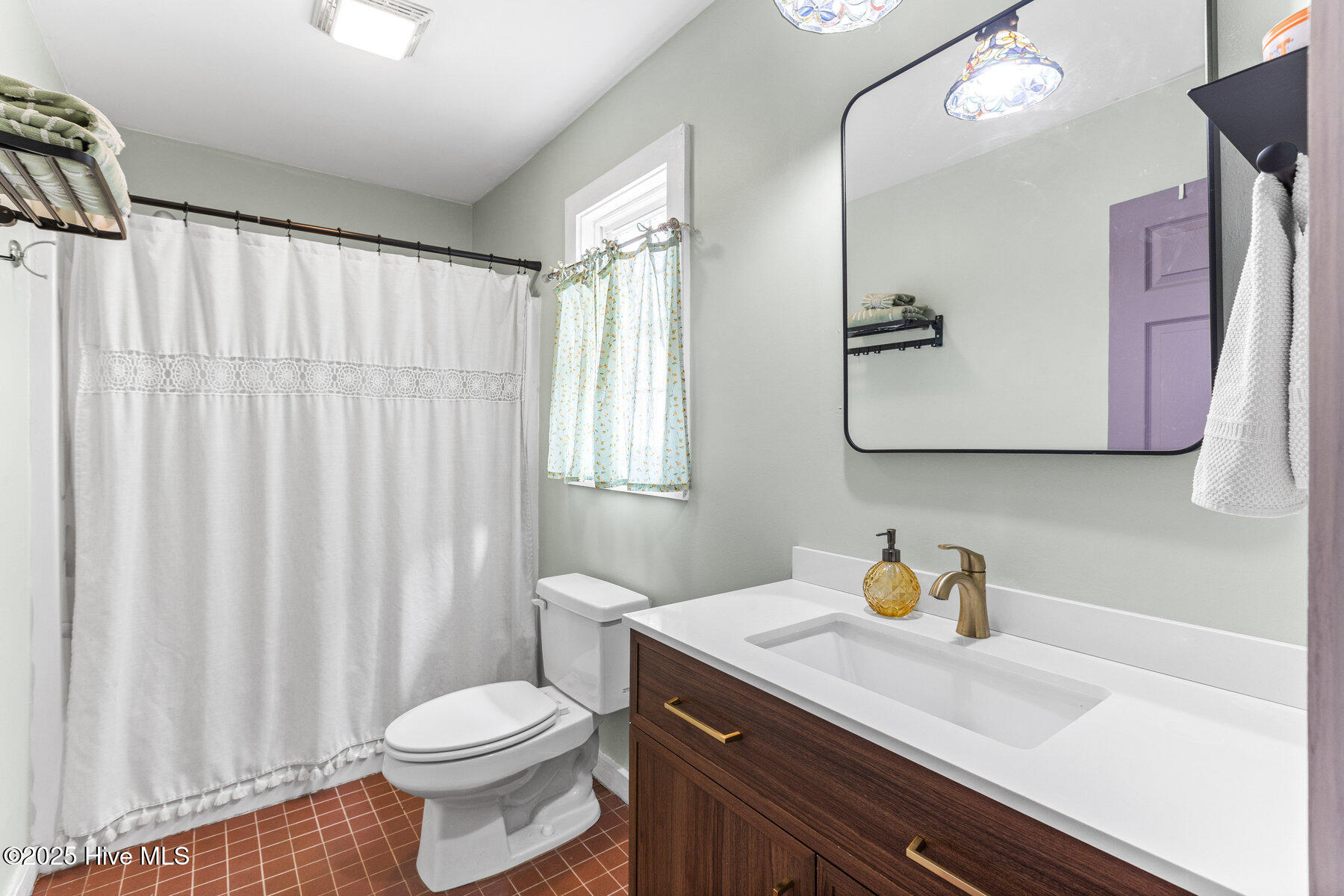 100528980 | Photo 17